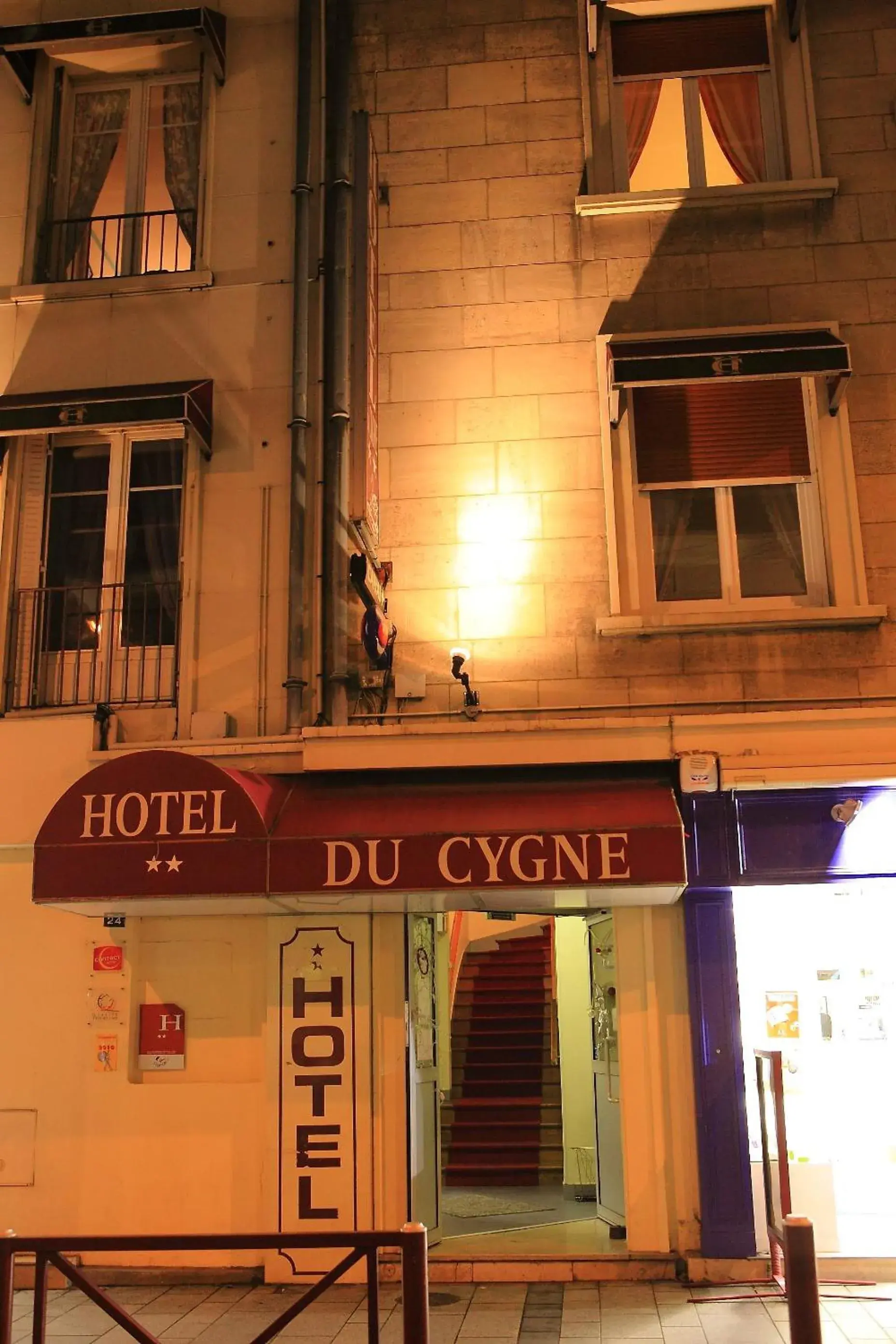 Facade/entrance in Hotel du Cygne