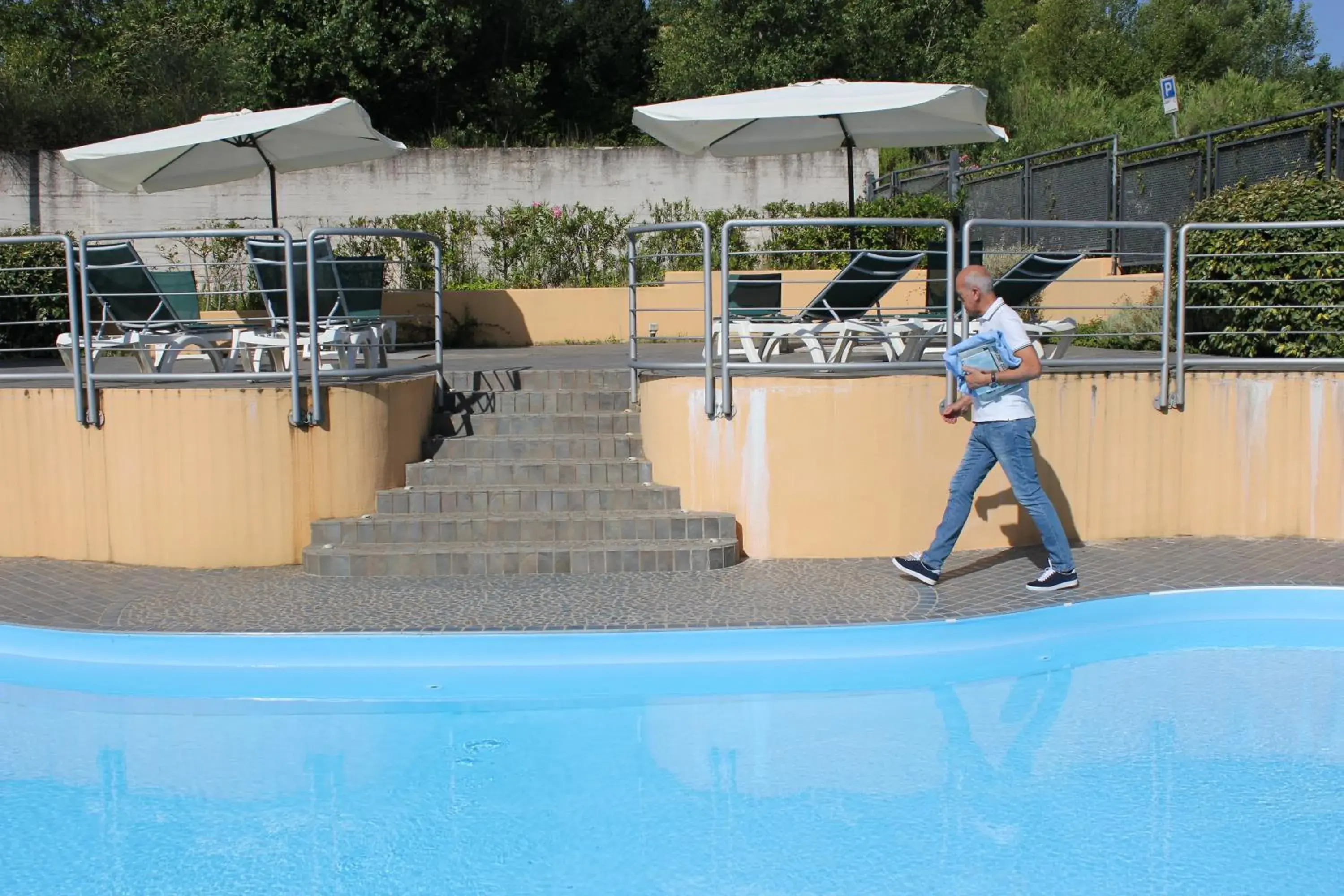 Swimming Pool in Klass Hotel