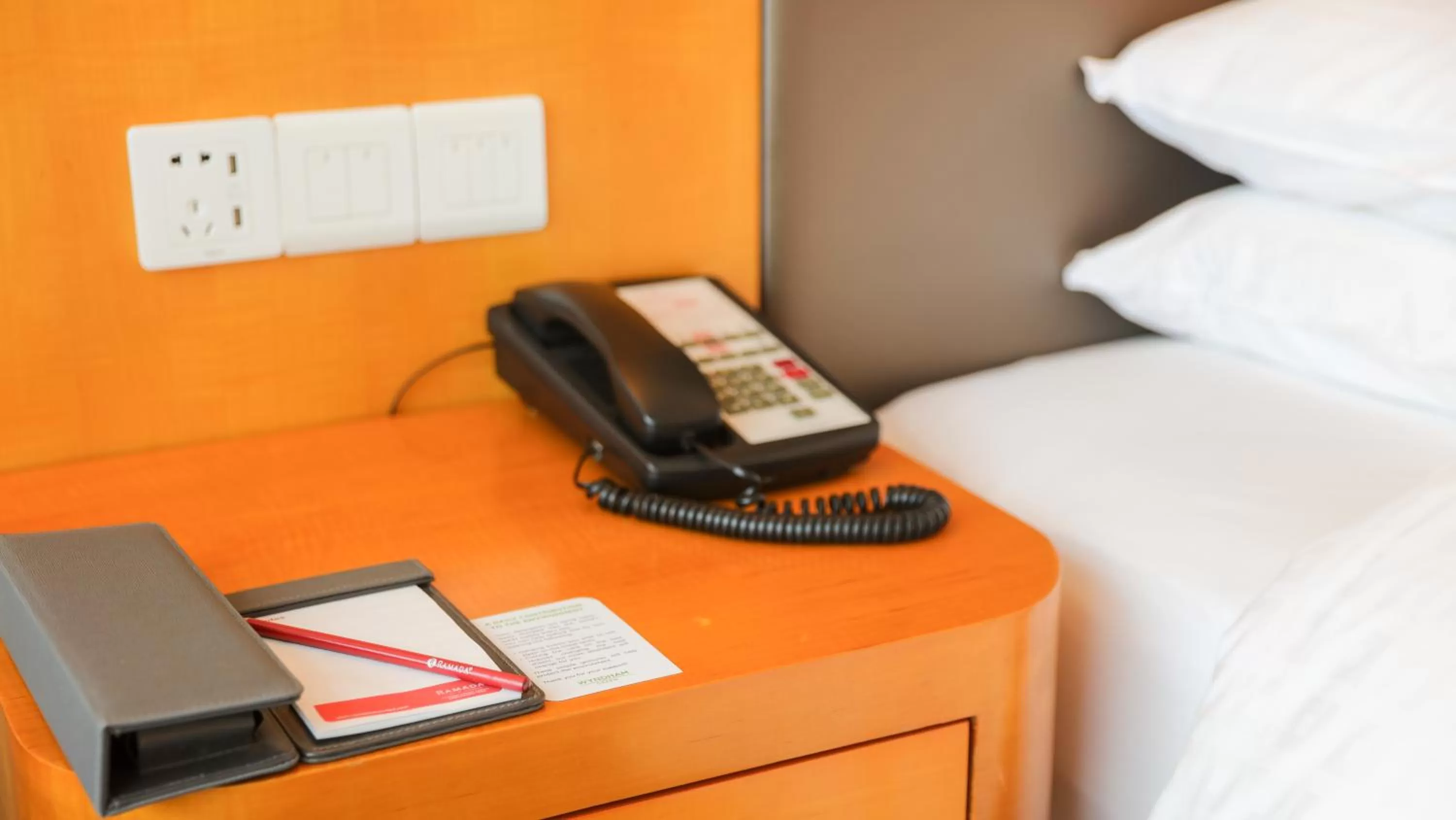 Bed in Ramada Plaza Shanghai Pudong Airport - 3 mins to PVG depature floor & check entrance with hotel shuttle