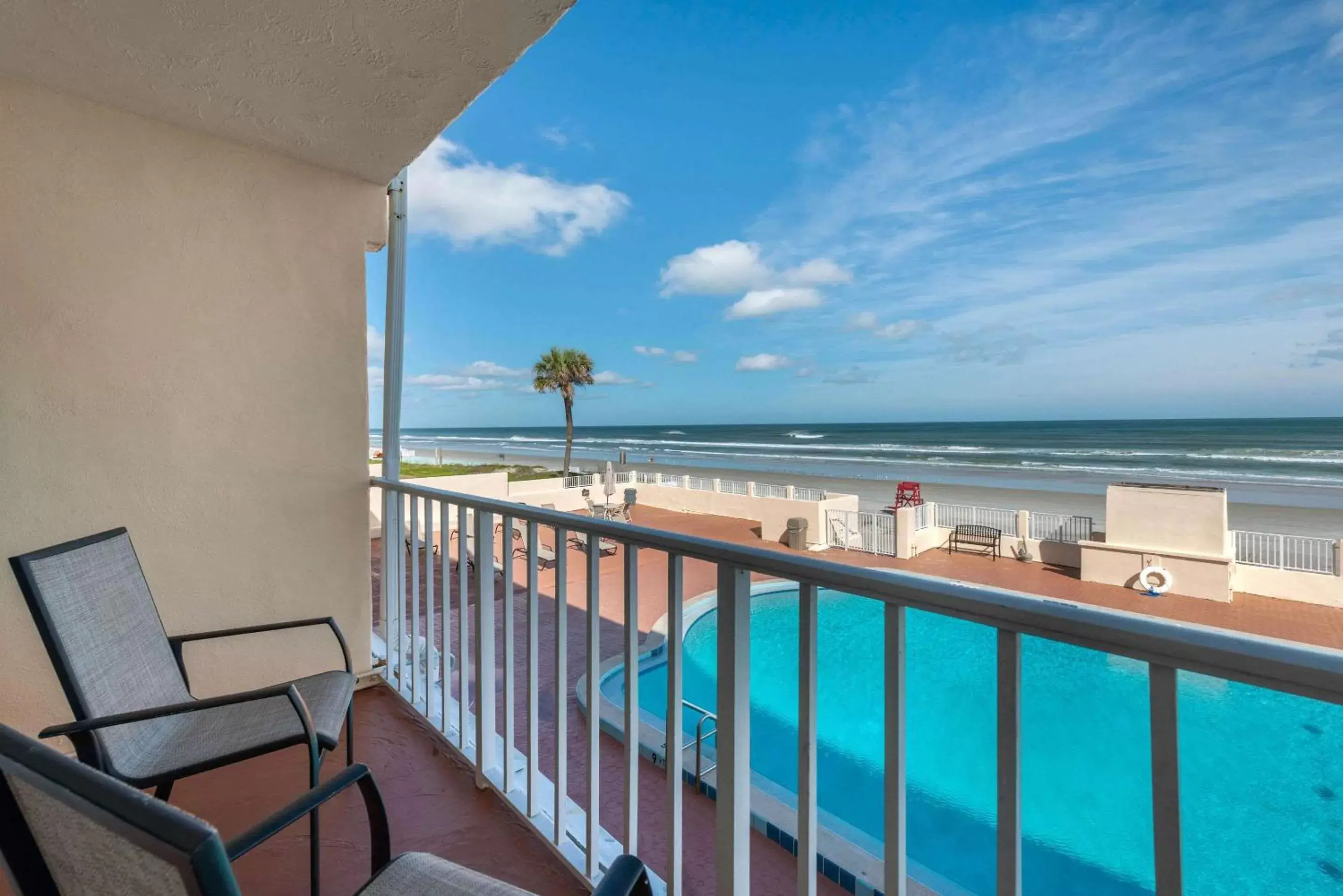 Property building, Pool View in Quality Inn Daytona Beach Oceanfront
