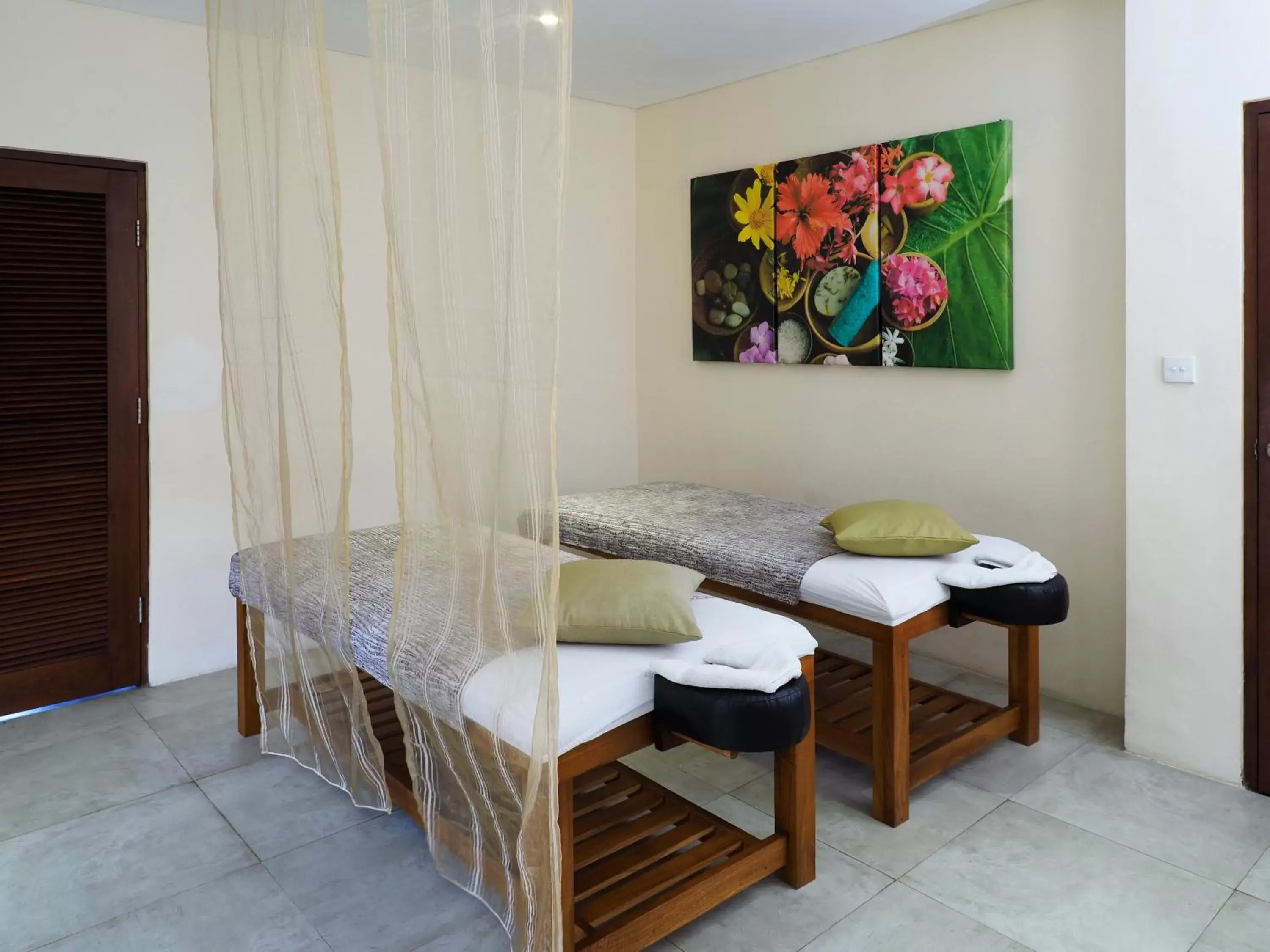 Massage, Bed in The Samata by LifestyleRetreats