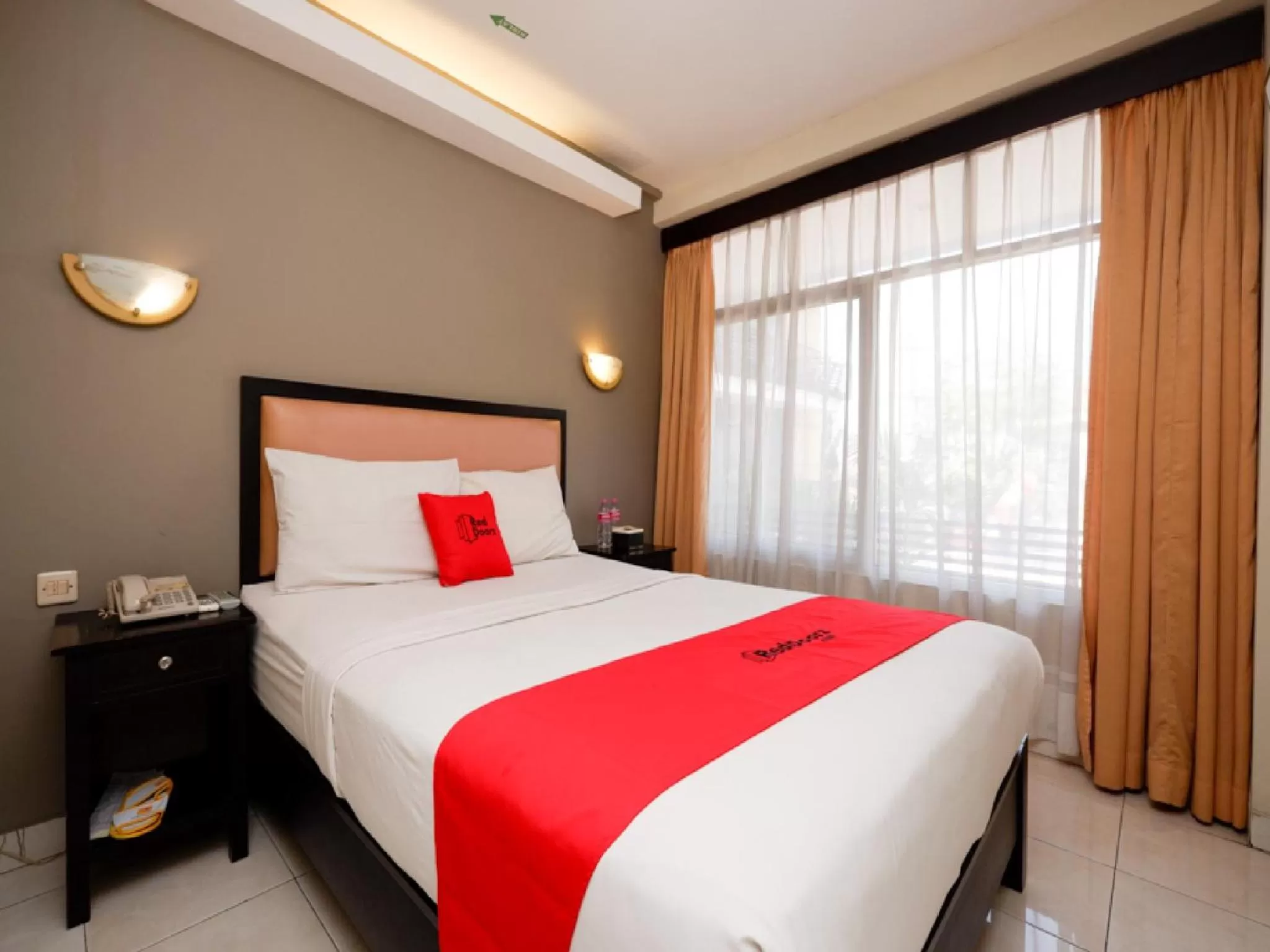 Bedroom, Bed in RedDoorz Plus @ Singosari Raya