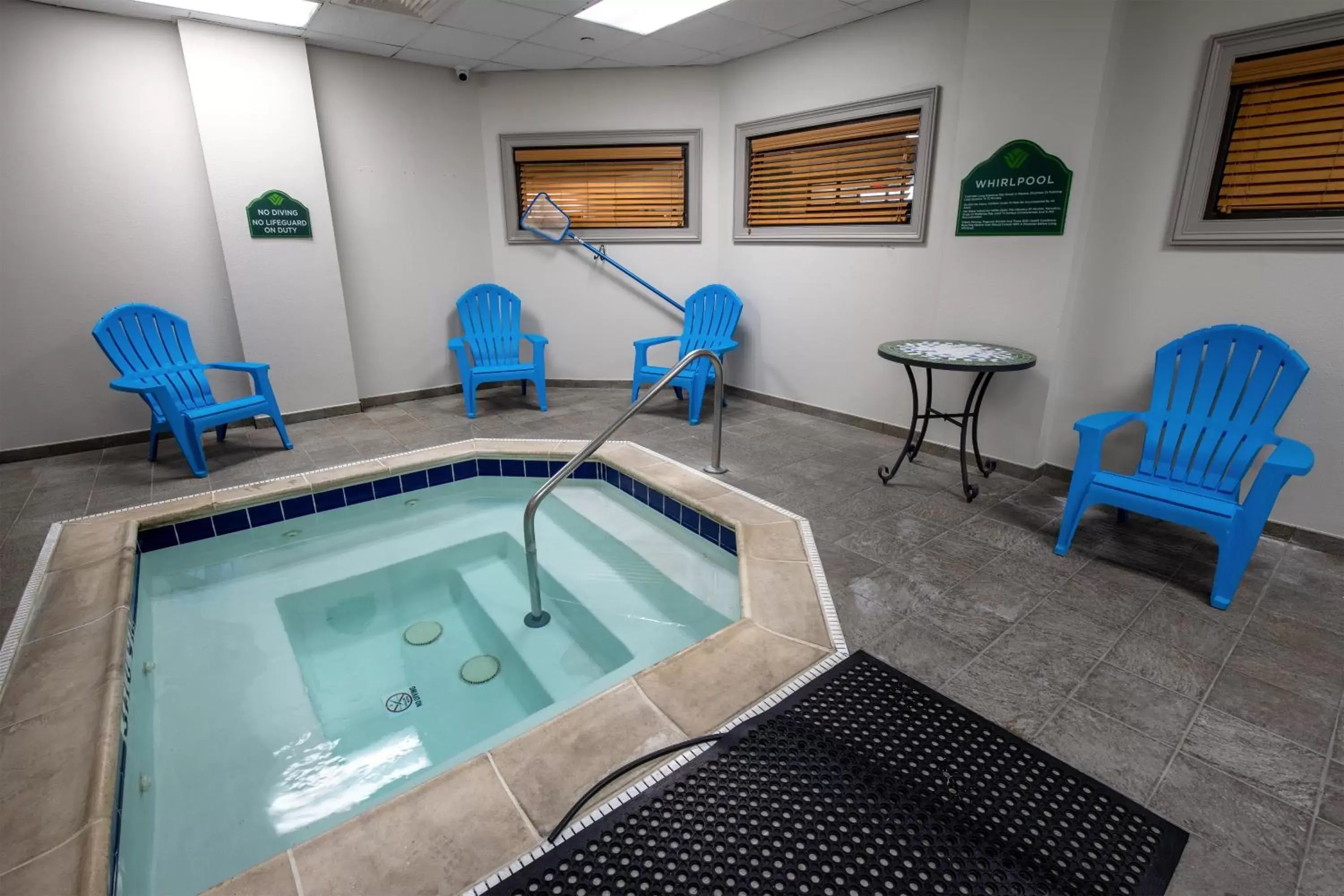 Property building, Swimming Pool in Wingate by Wyndham Lafayette Airport