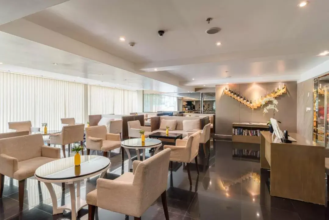 Lounge or bar, Restaurant/Places to Eat in Furama Silom Hotel