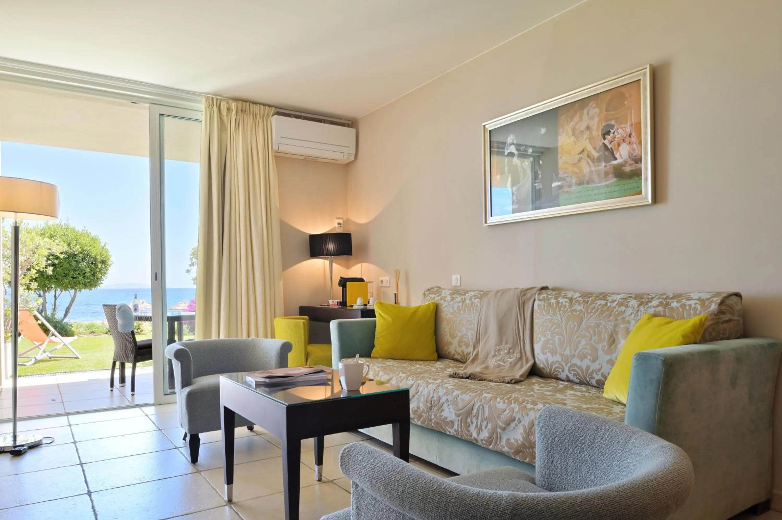 Seating area in Hôtel Restaurant Dolce Vita