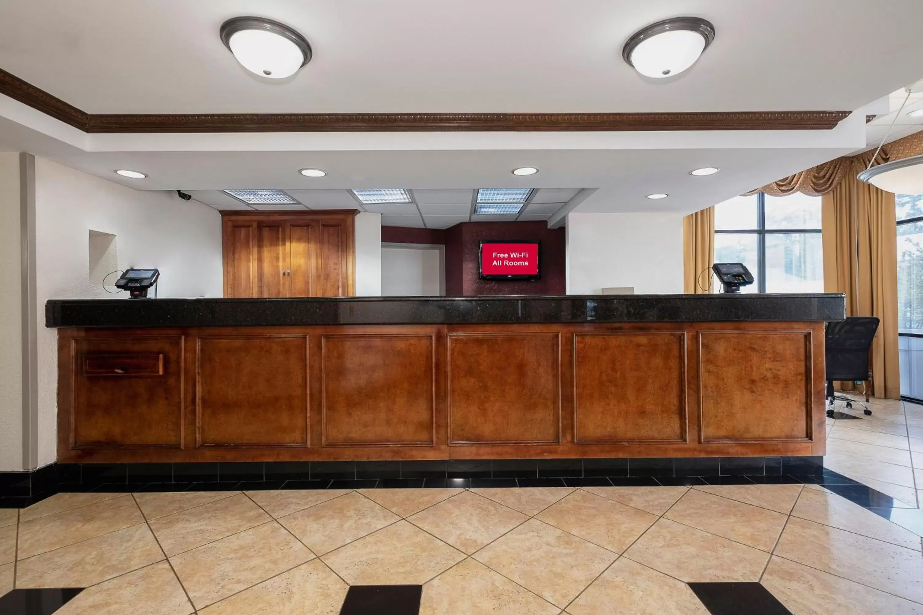 Lobby or reception, Lobby/Reception in Red Roof Inn & Suites Macon