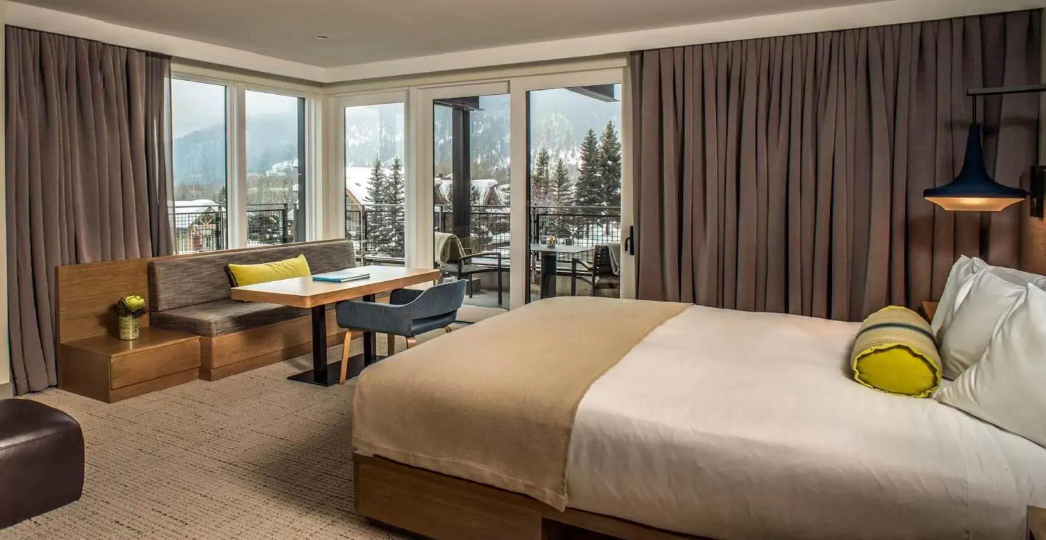 Bed in Limelight Hotel Ketchum