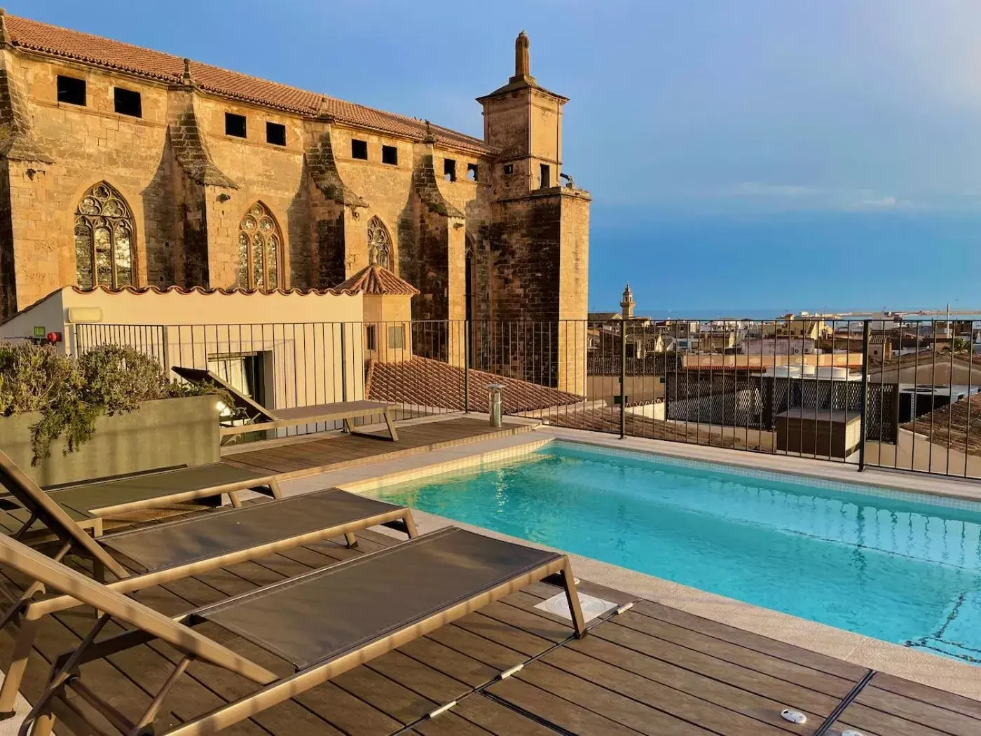 Swimming Pool in Hotel Basilica