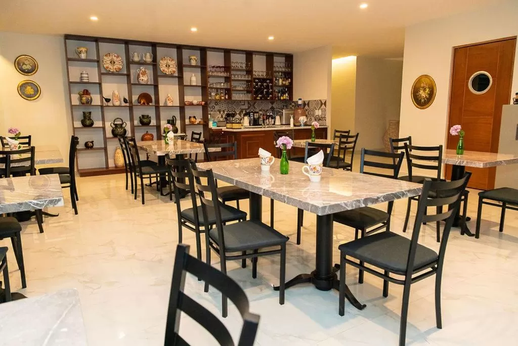 Restaurant/places to eat in Hotel Danini