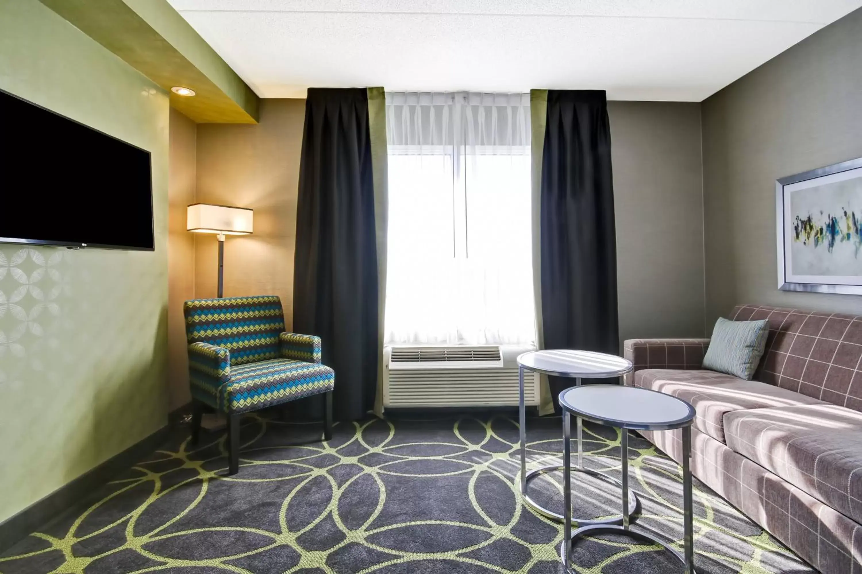 Living room, Seating Area in Fairfield Inn & Suites by Marriott Guelph