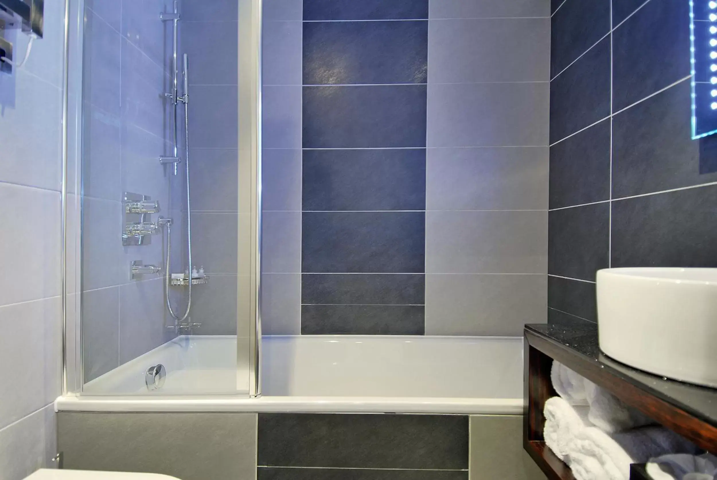 Bathroom in The Marble Arch London