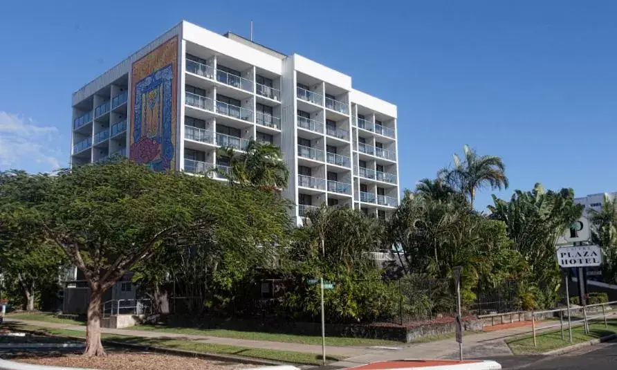 Facade/entrance, Property Building in Cairns Plaza Hotel