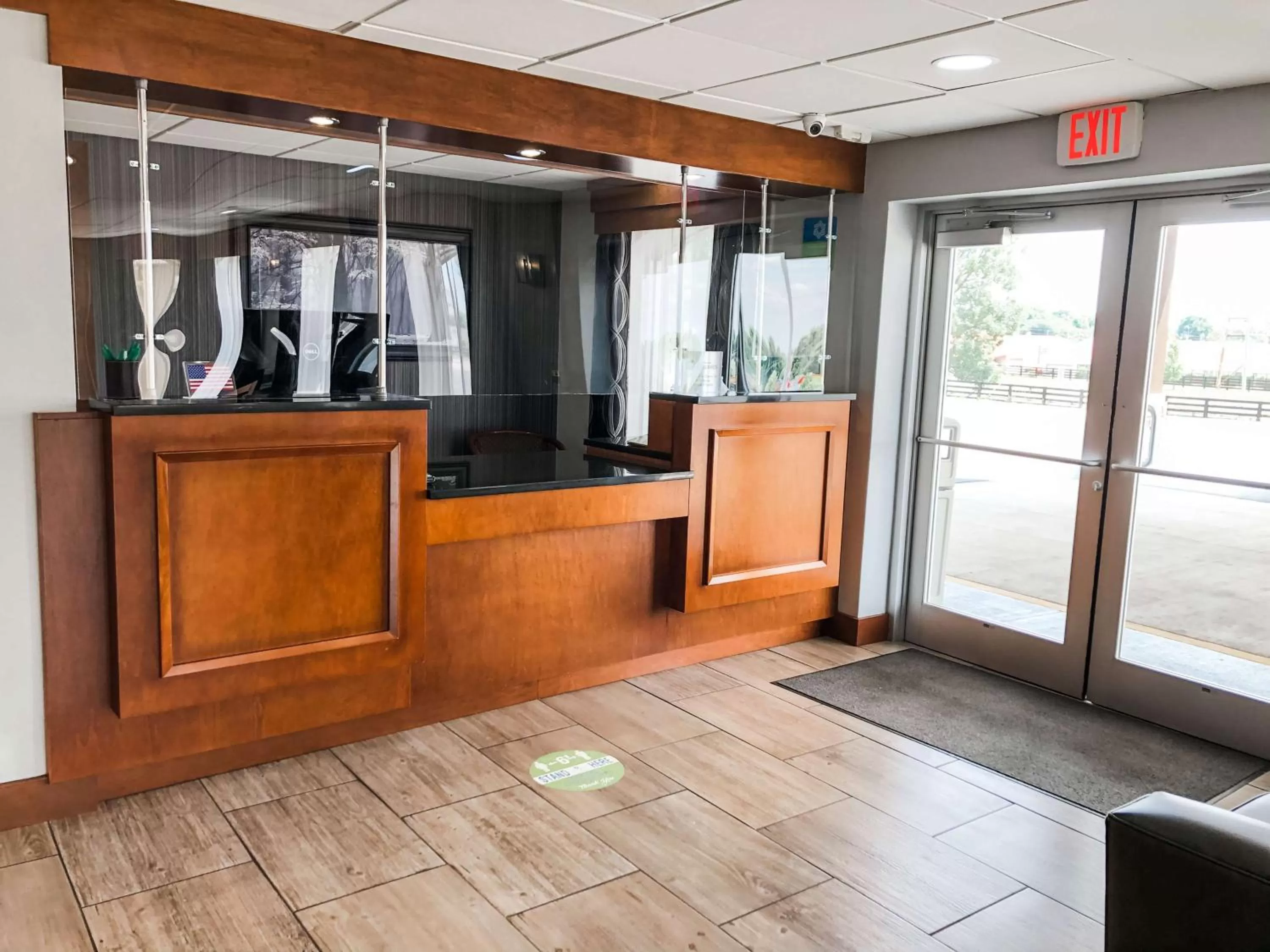 Lobby or reception in SureStay Hotel by Best Western Bowling Green North