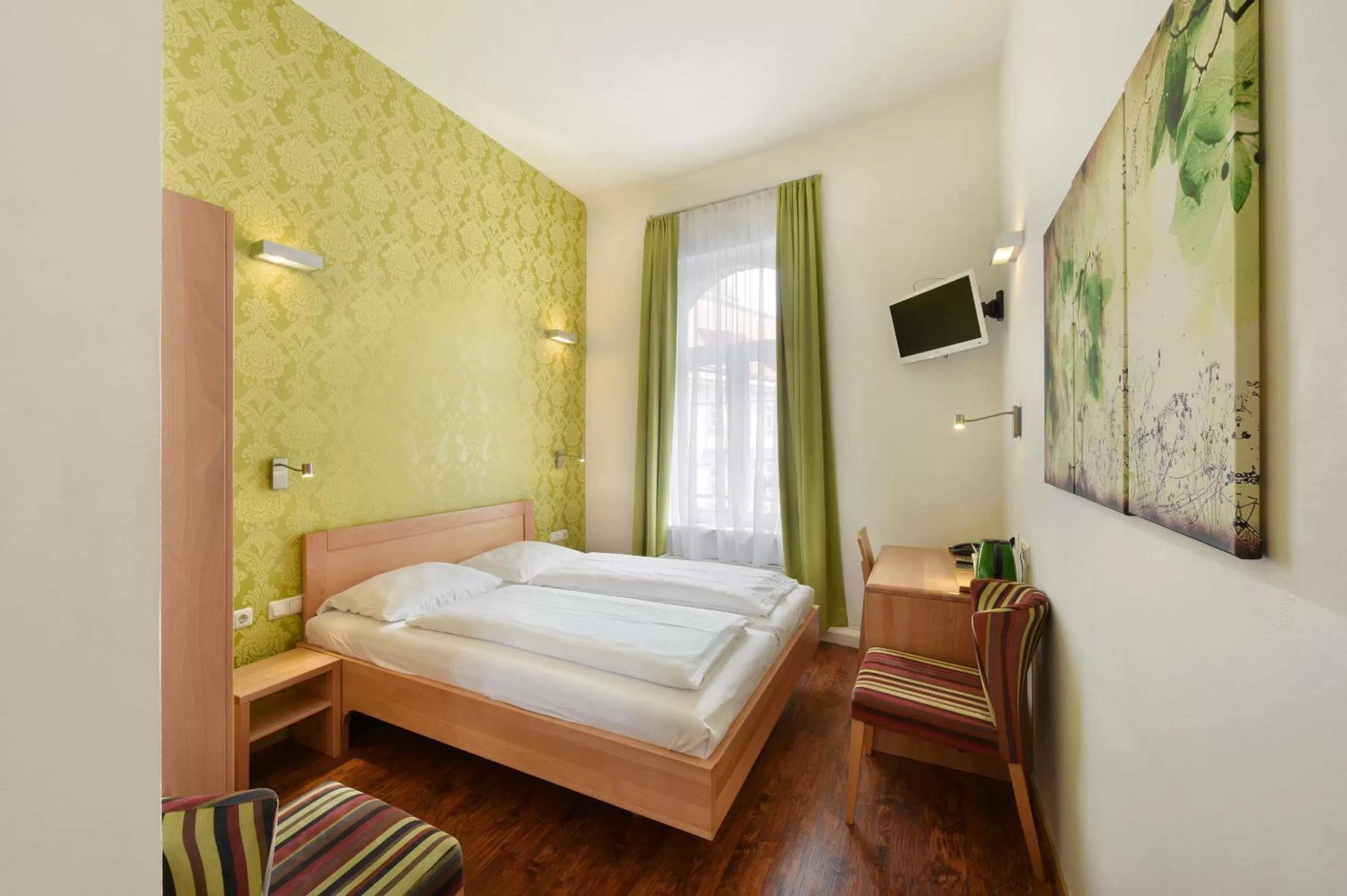 Photo of the whole room, Bed in Hotel Mocca