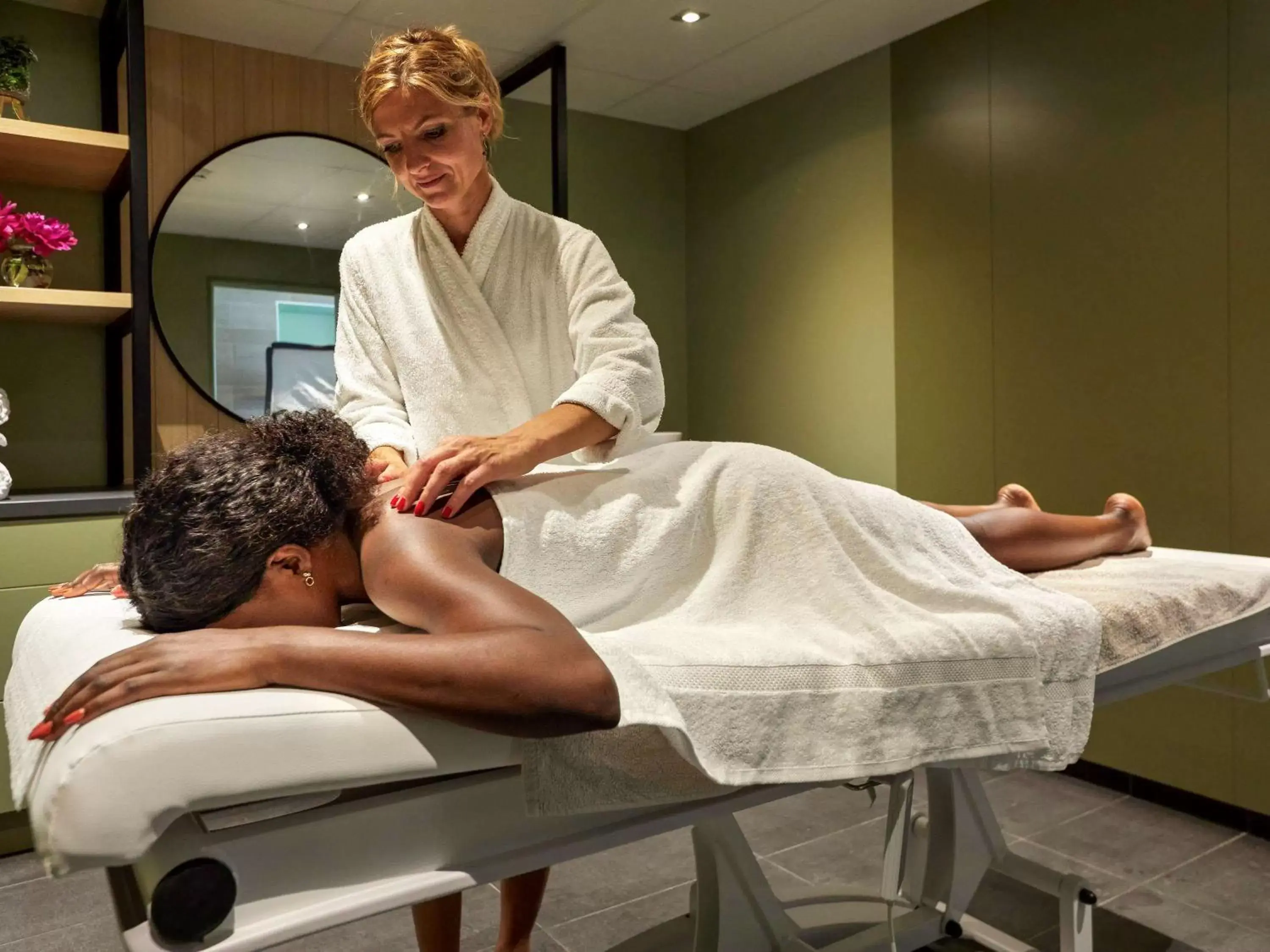 Spa and wellness centre/facilities in Aparthotel & Spa Adagio Vannes