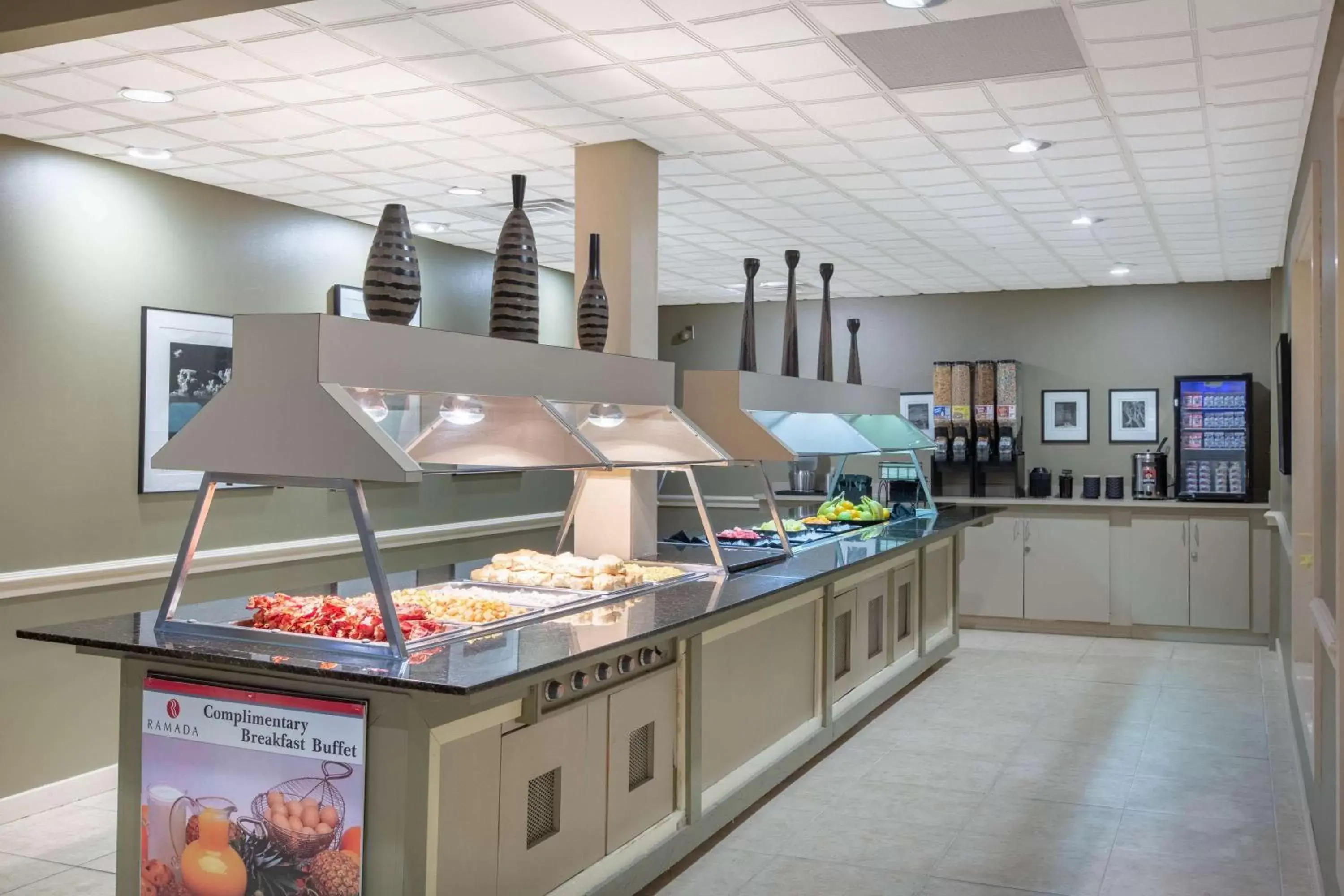 Restaurant/places to eat in Ramada by Wyndham Midtown Grand Island