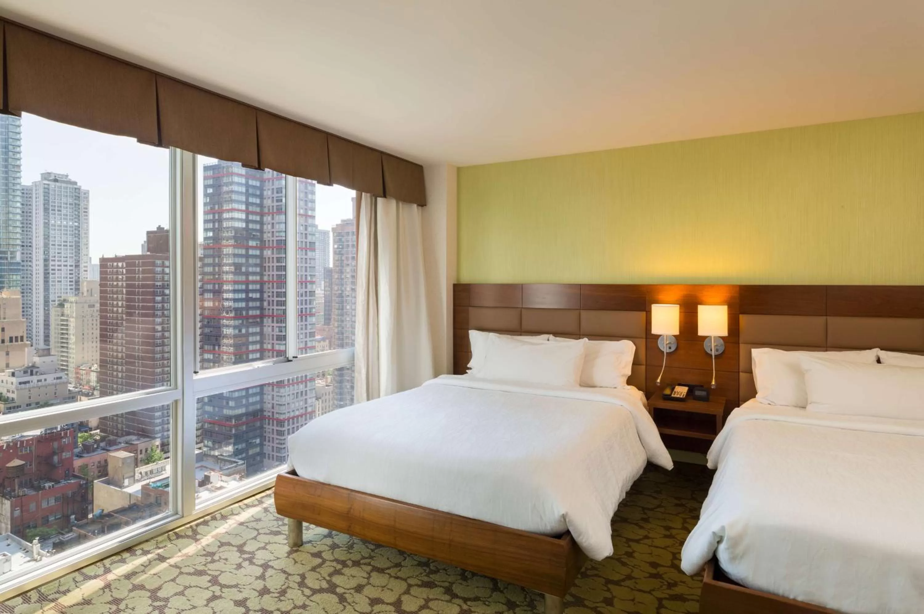 Bed in Hilton Garden Inn New York Manhattan Midtown East