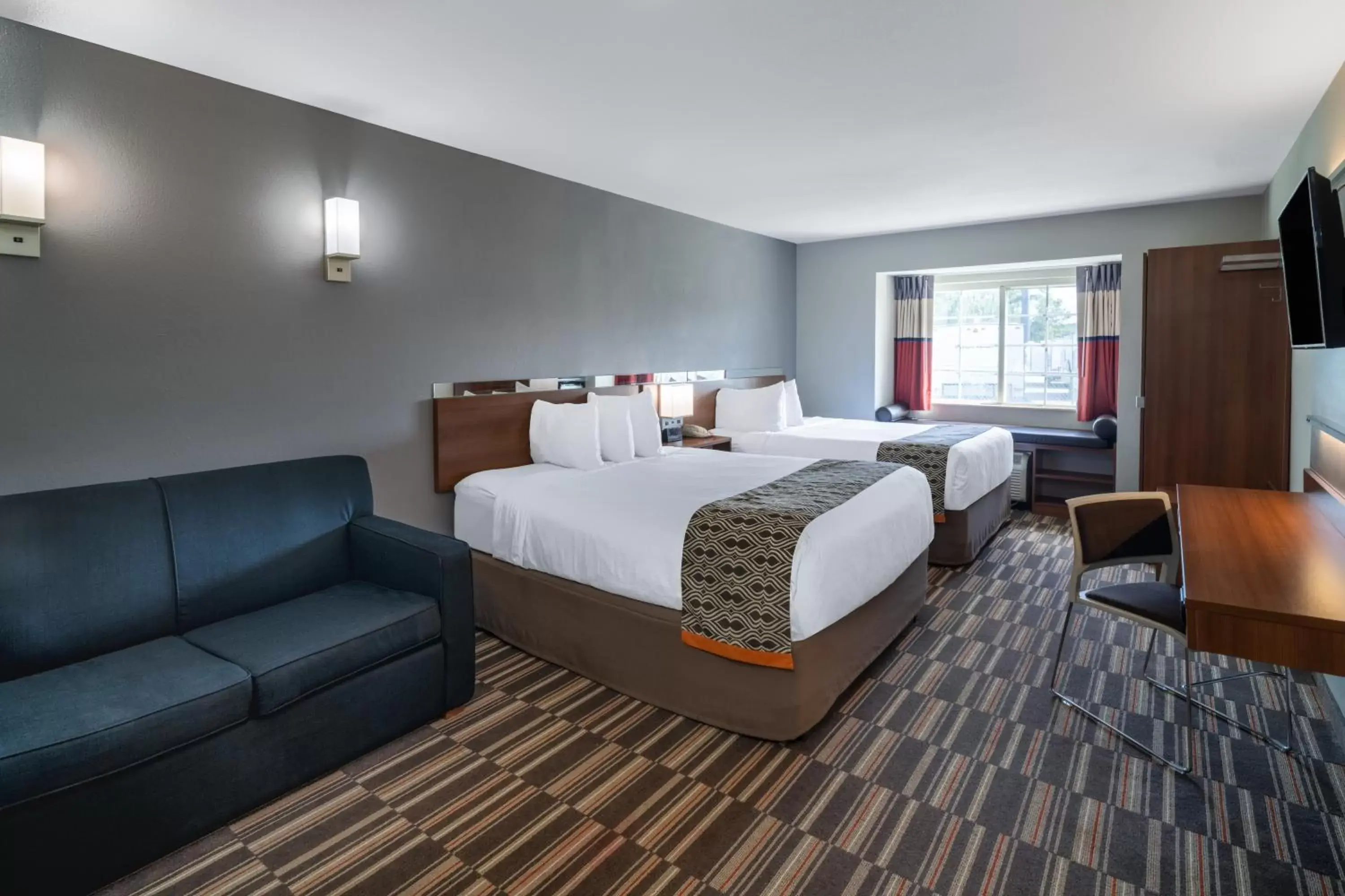 Photo of the whole room, Bed in Microtel Inn & Suites by Wyndham Savannah/Pooler