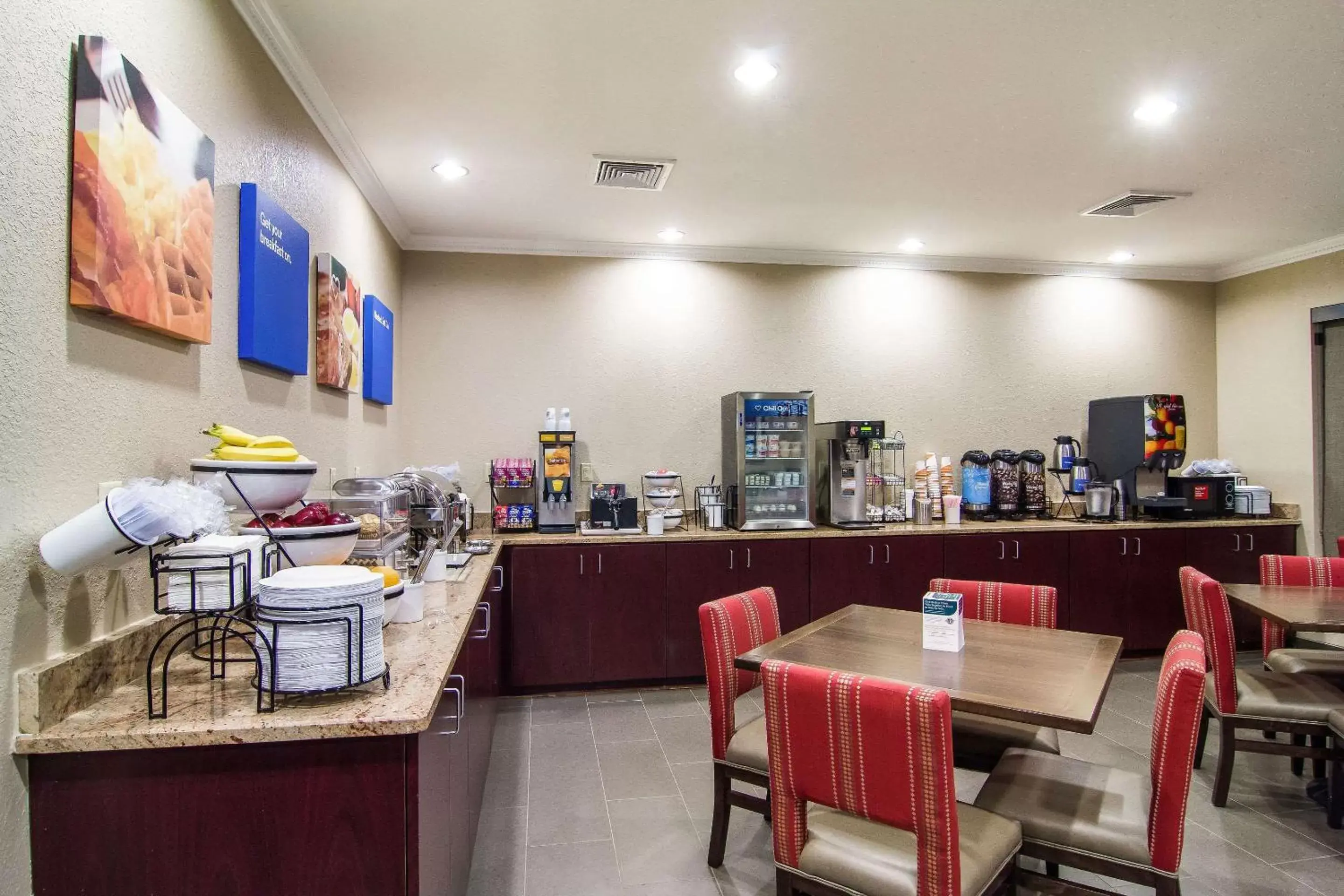 Restaurant/places to eat in Comfort Inn Blackshear Hwy 84 Restaurant/places to eat in Comfort Inn Blackshear Hwy 84