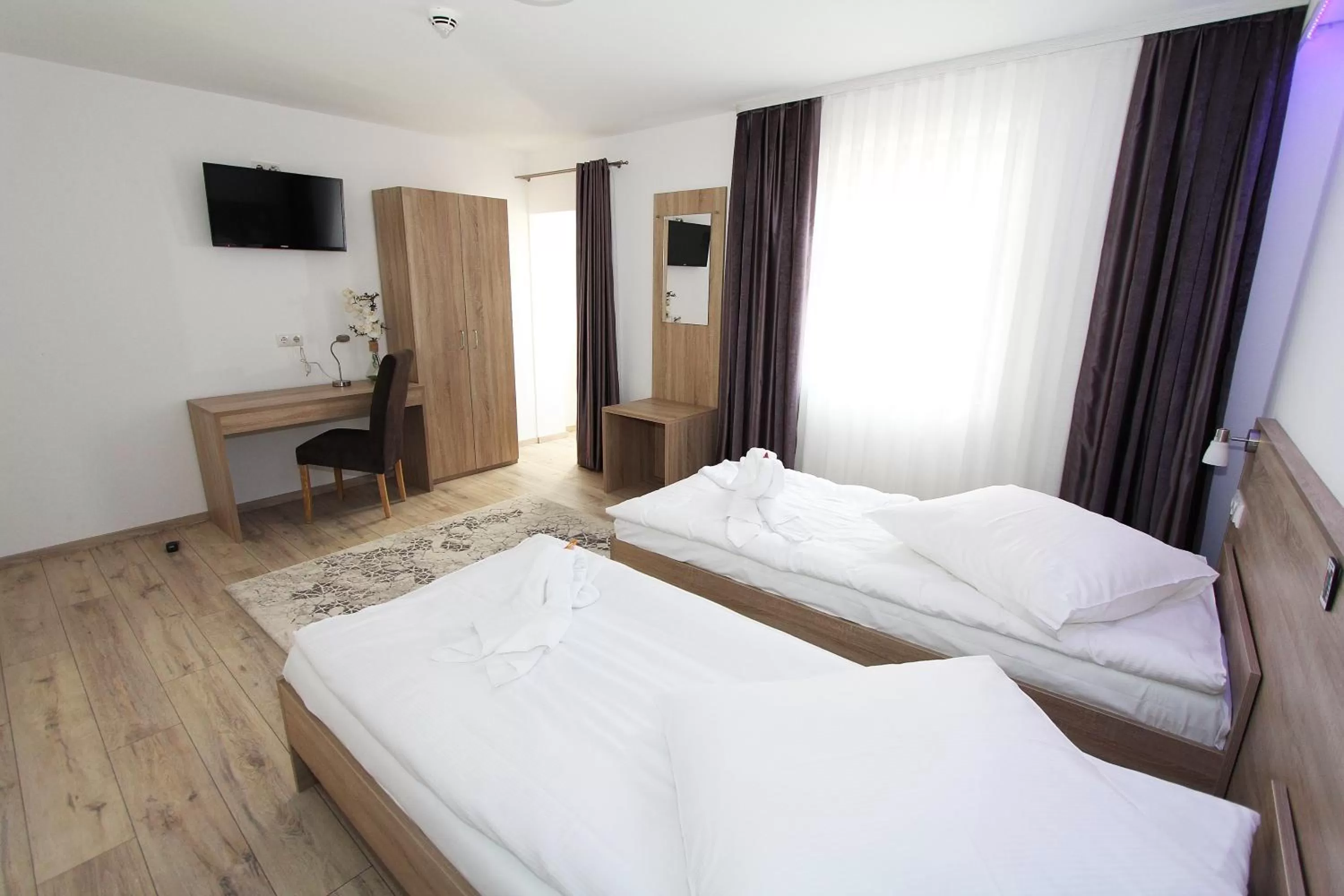 Quiet street view, Bed in Pension Villa Colosseo im Herzen von Meiningen