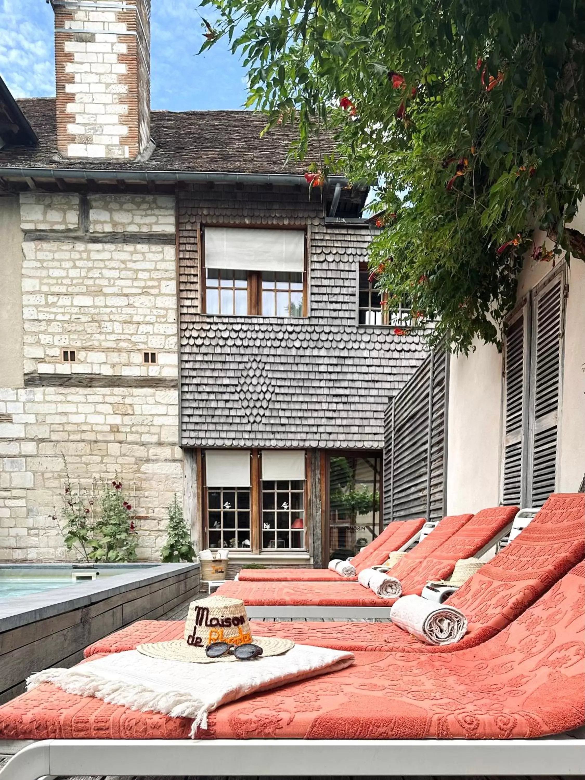 Property Building in Le Champ des Oiseaux & Spa