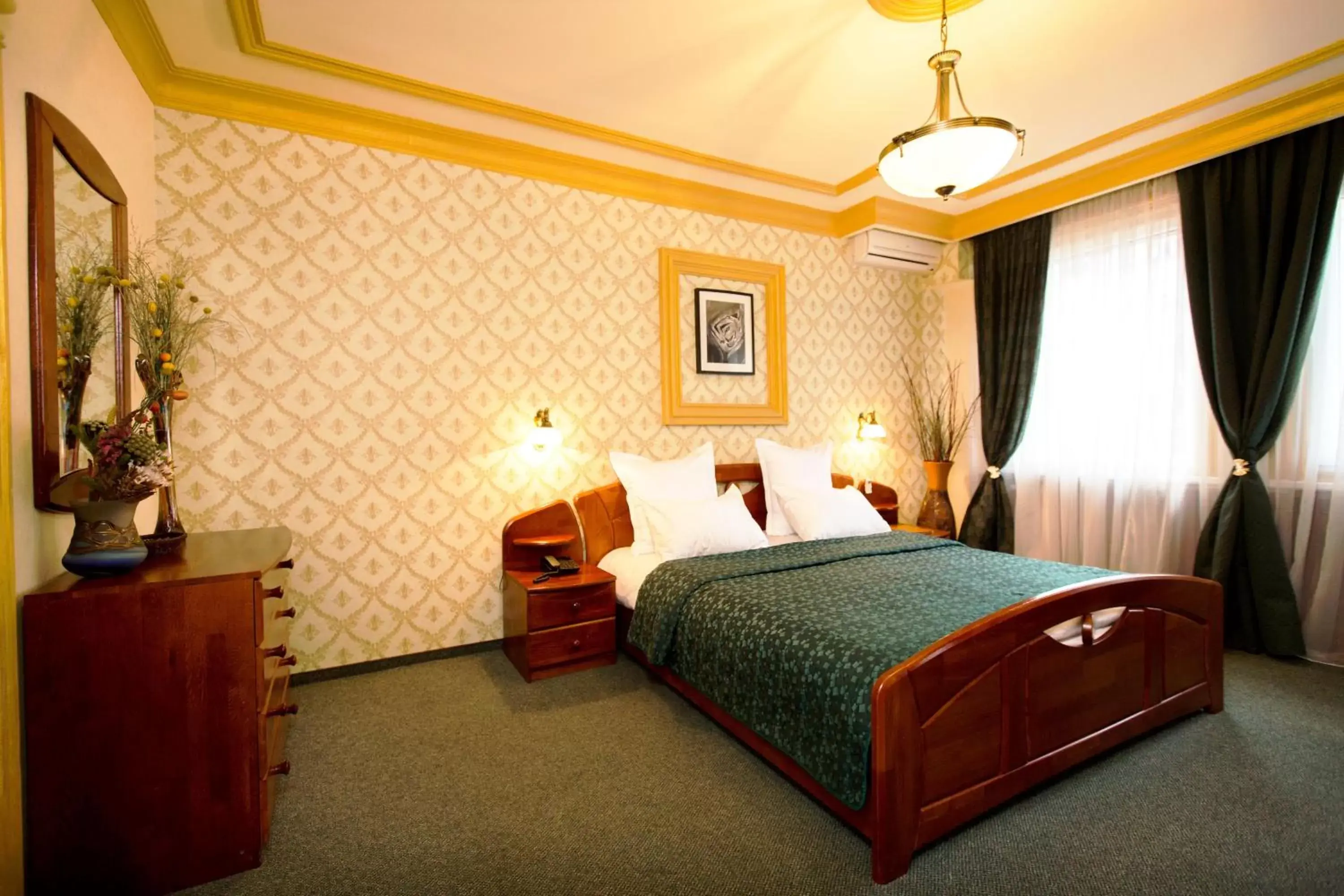 Day, Bed in Bucharest Comfort Suites Hotel
