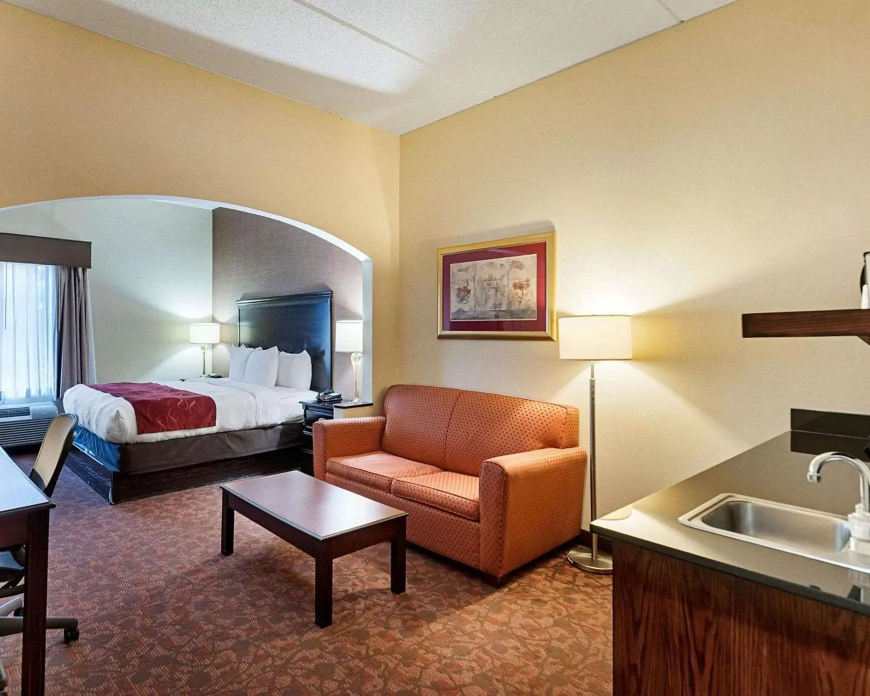 Photo of the whole room in Comfort Suites Dulles Airport