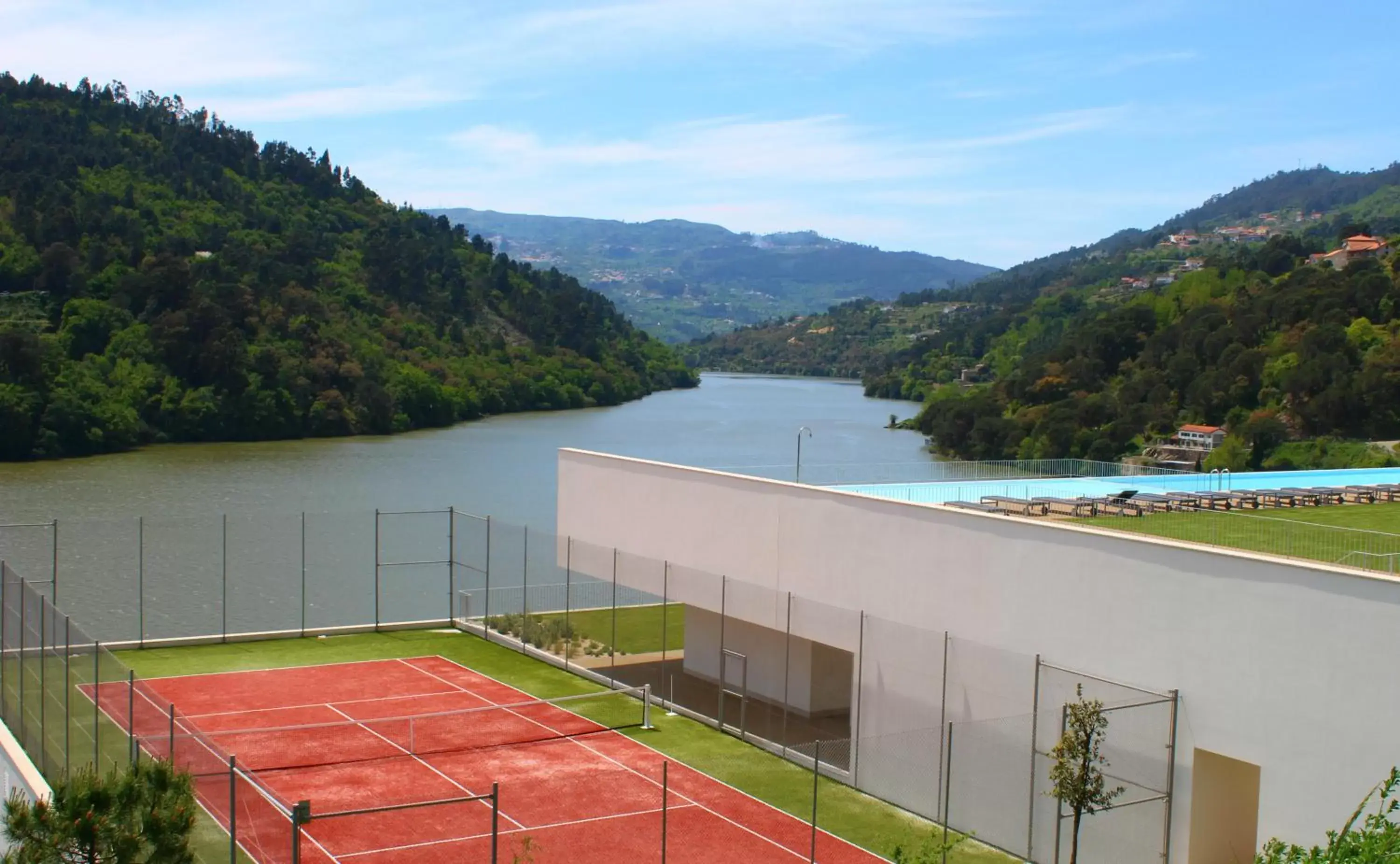 Tennis court in Douro Royal Valley Hotel & Spa