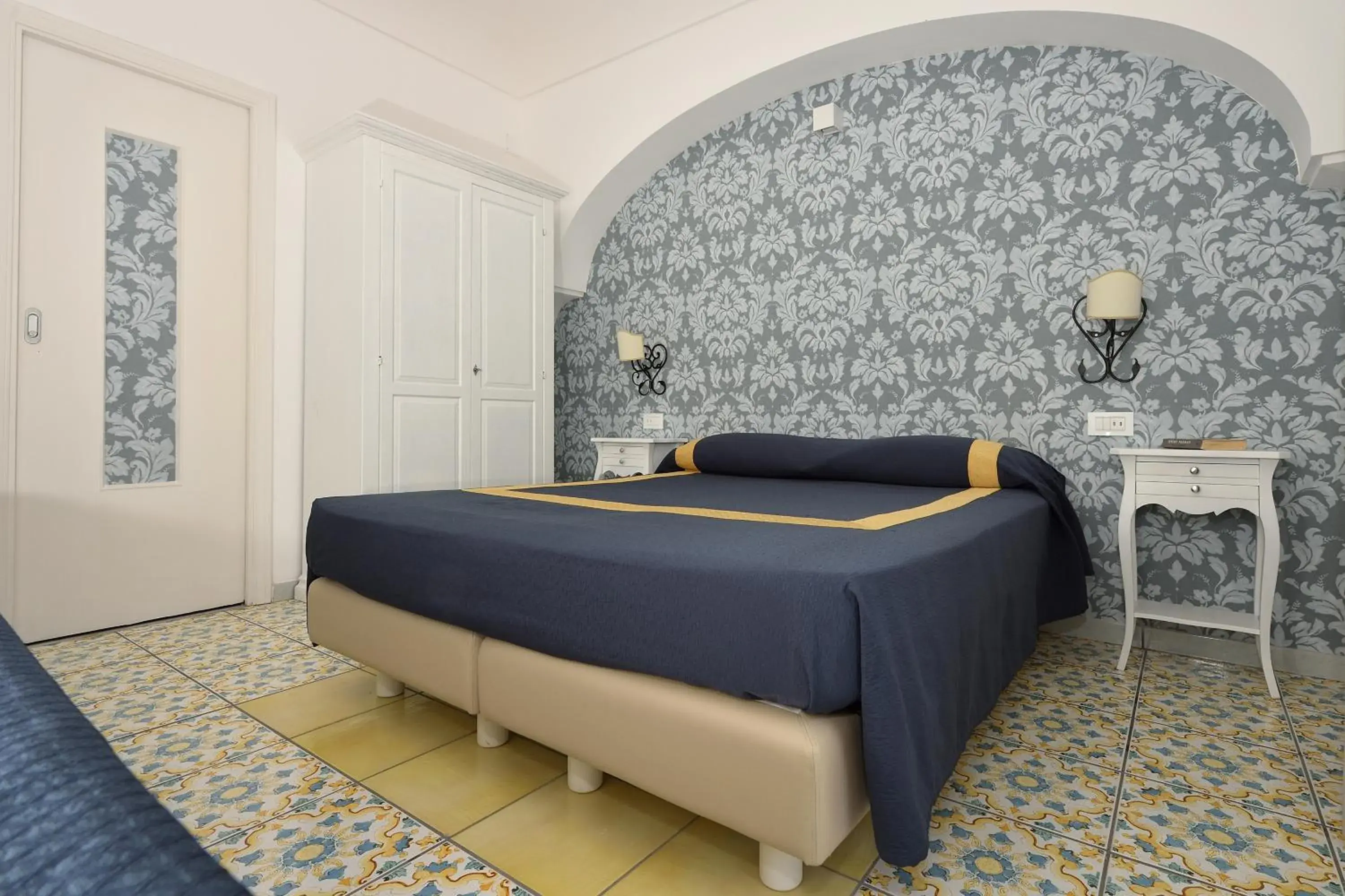 Bed in Hotel Settebello