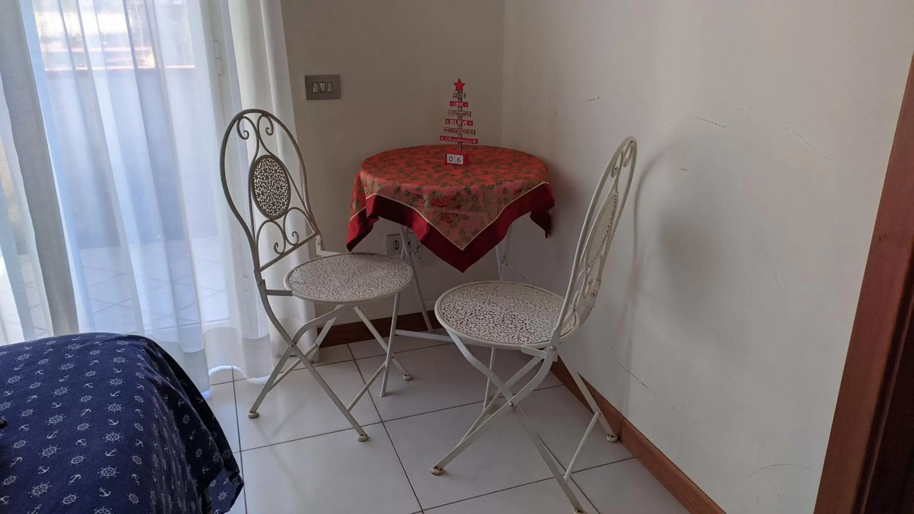 Dining Area in Peppino's Room Locazione turistica