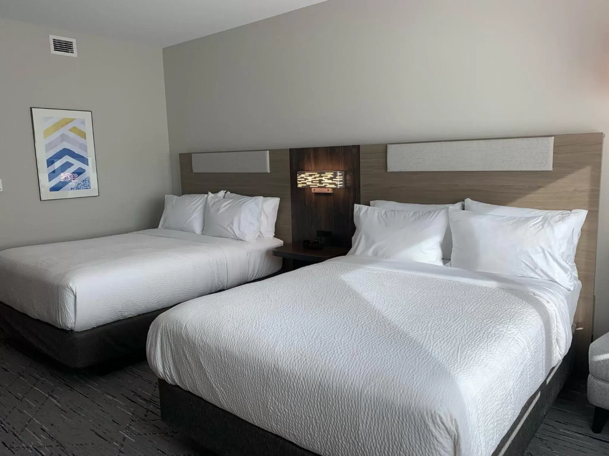 Photo of the whole room, Bed in Holiday Inn Express & Suites - Courtenay - Comox, an IHG Hotel