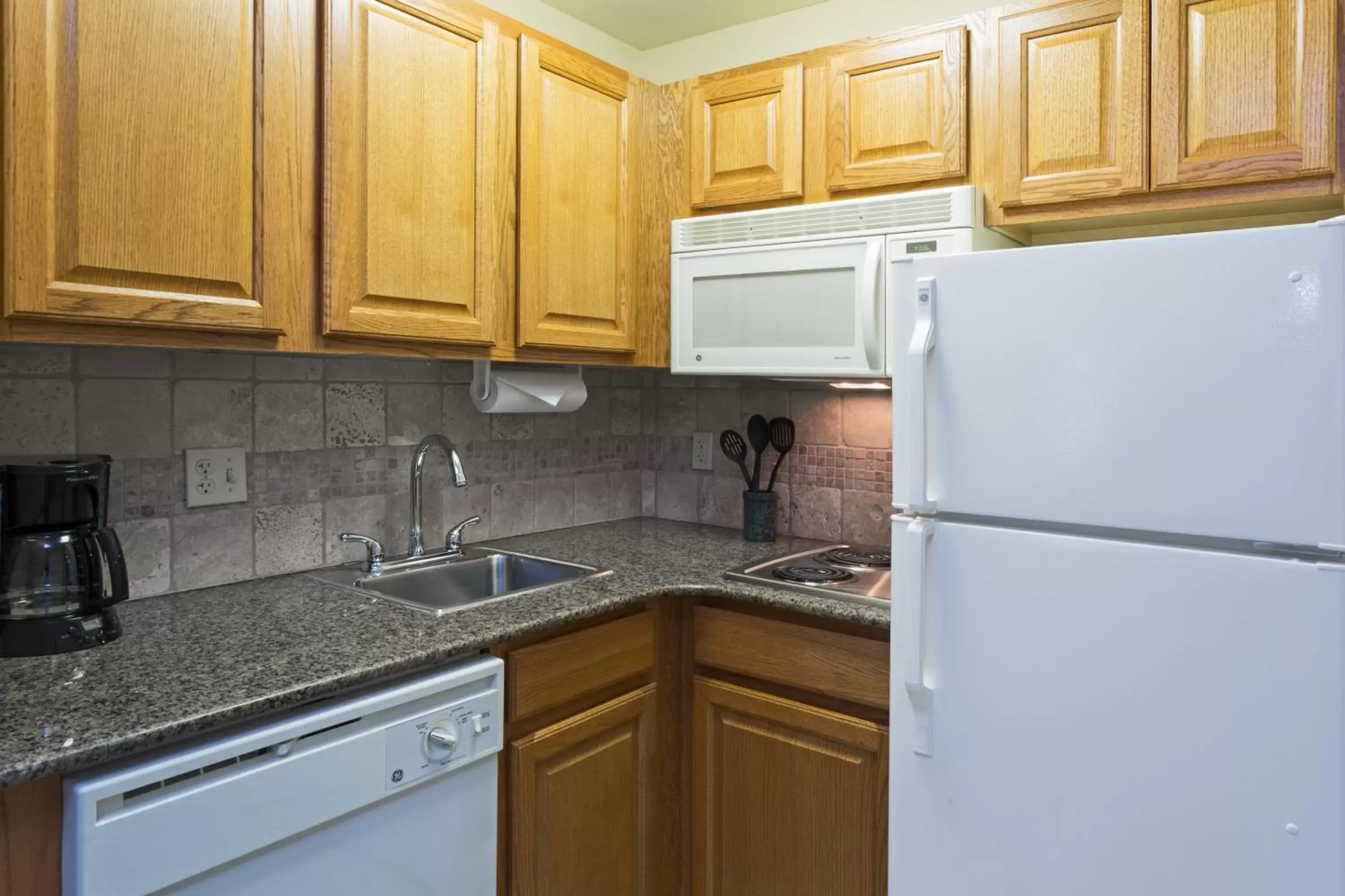 Photo of the whole room, Kitchen/Kitchenette in Staybridge Suites Tallahassee I-10 East, an IHG Hotel