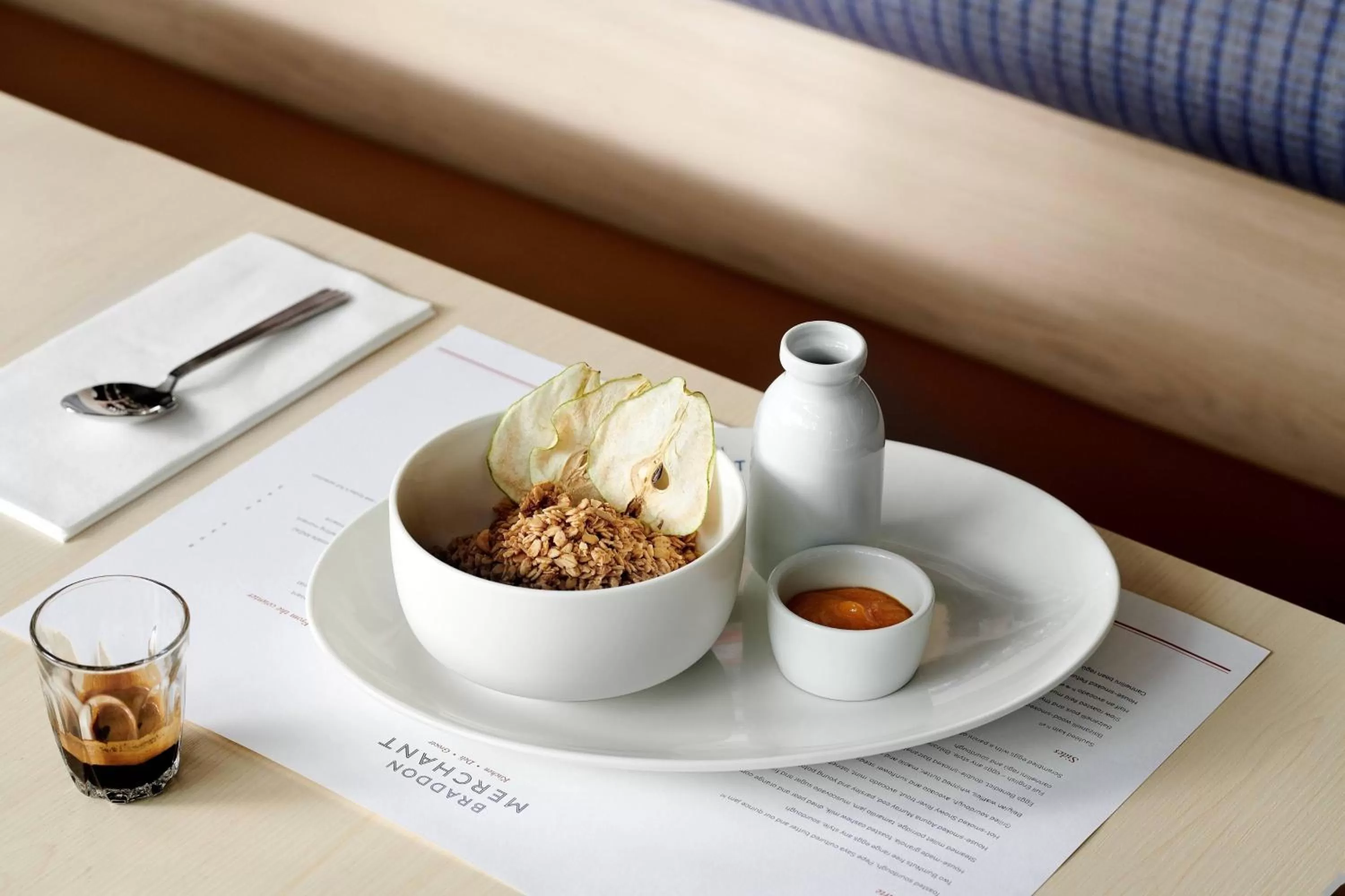 Restaurant/places to eat in Midnight Hotel, Autograph Collection