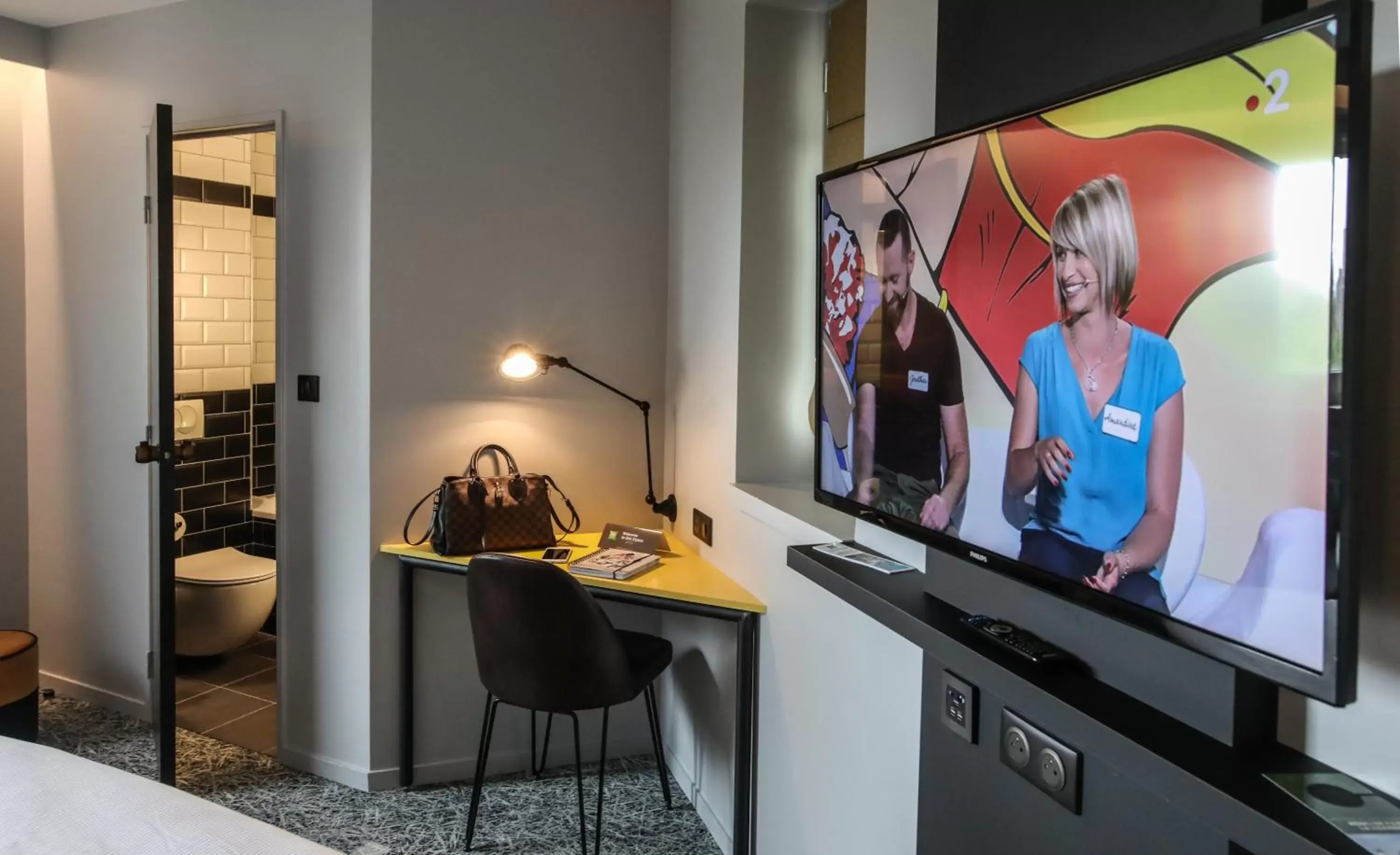 TV/Entertainment Center in Ibis Styles Clermont-Ferrand République