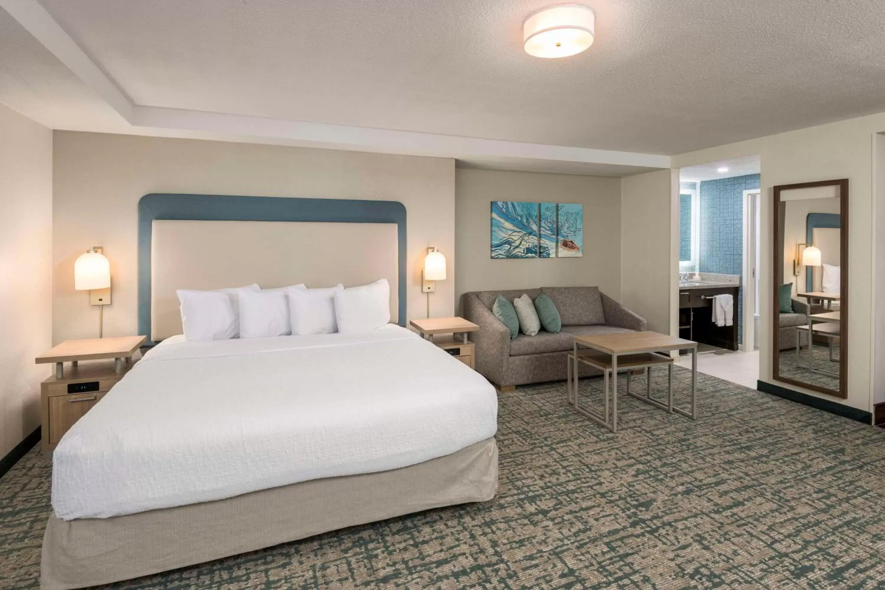 Living room, Bed in Homewood Suites Miami Airport/Blue Lagoon