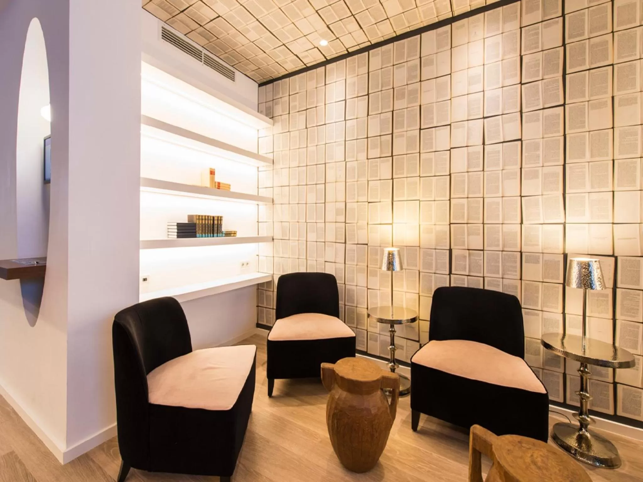 Lobby or reception in Ibis Styles Frankfurt City