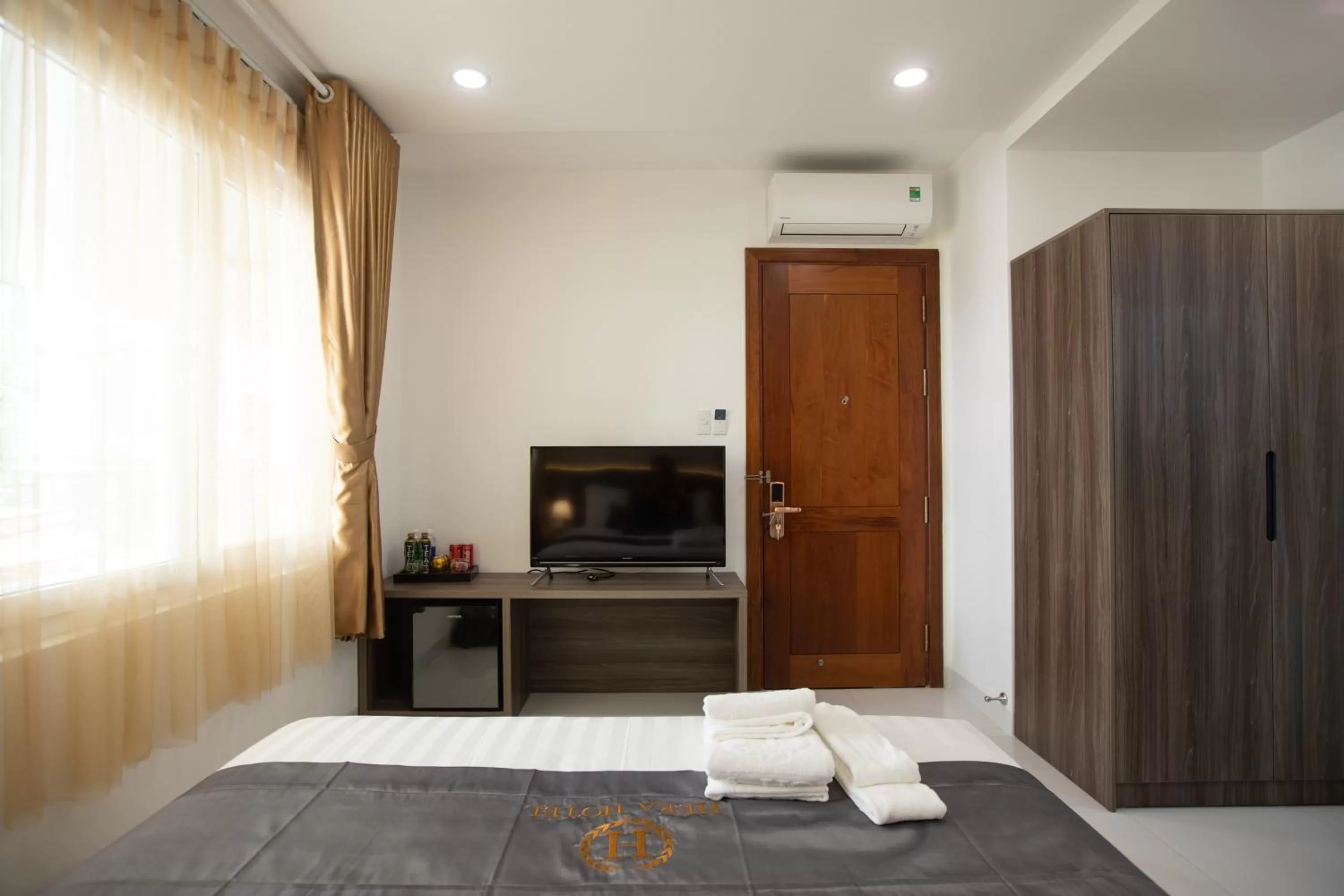 Photo of the whole room in Hera Hotel Airport