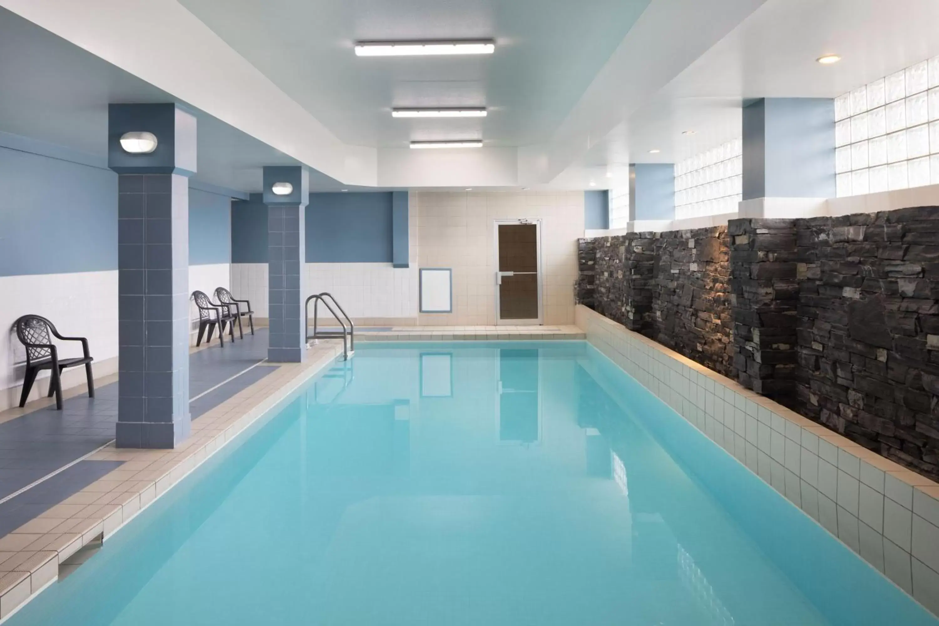 Swimming Pool in Four Points by Sheraton Edmonton South