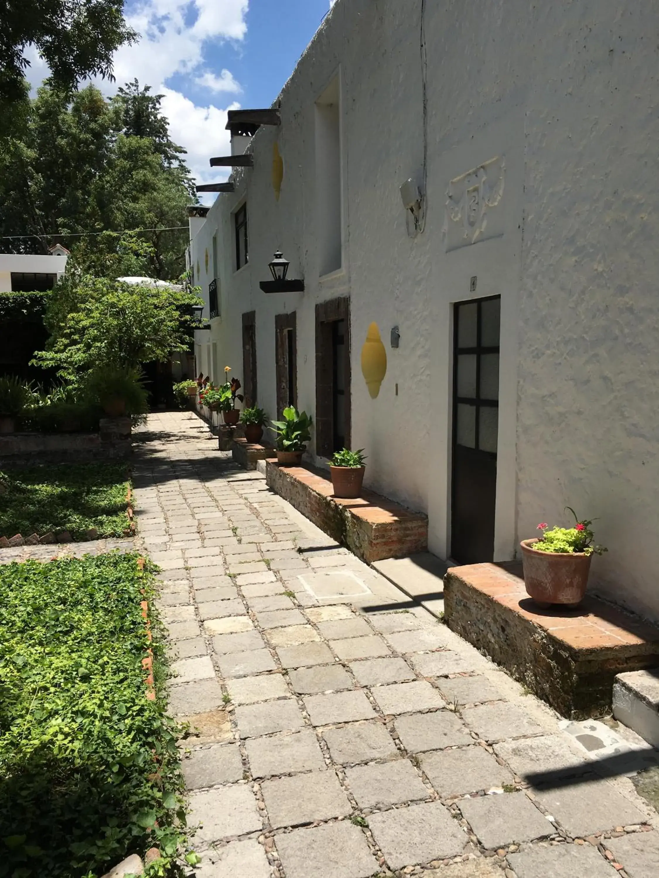 Patio, Property Building in Rancho Hotel Atascadero