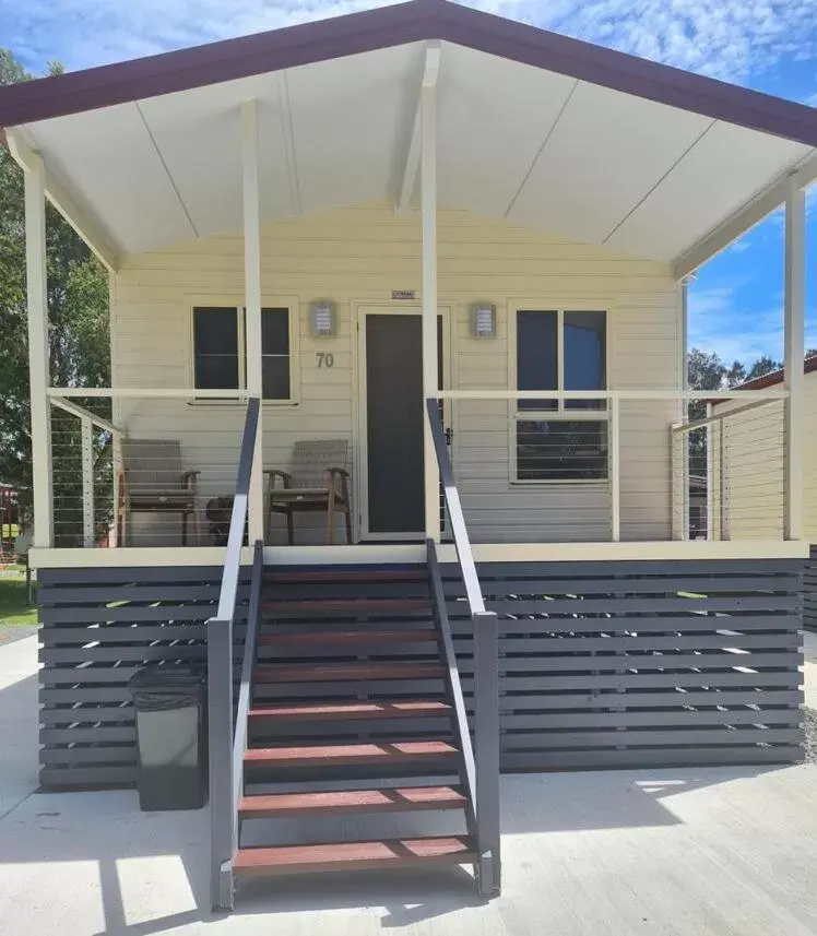 Bungalow in Lakeside Forster Holiday Park and Village