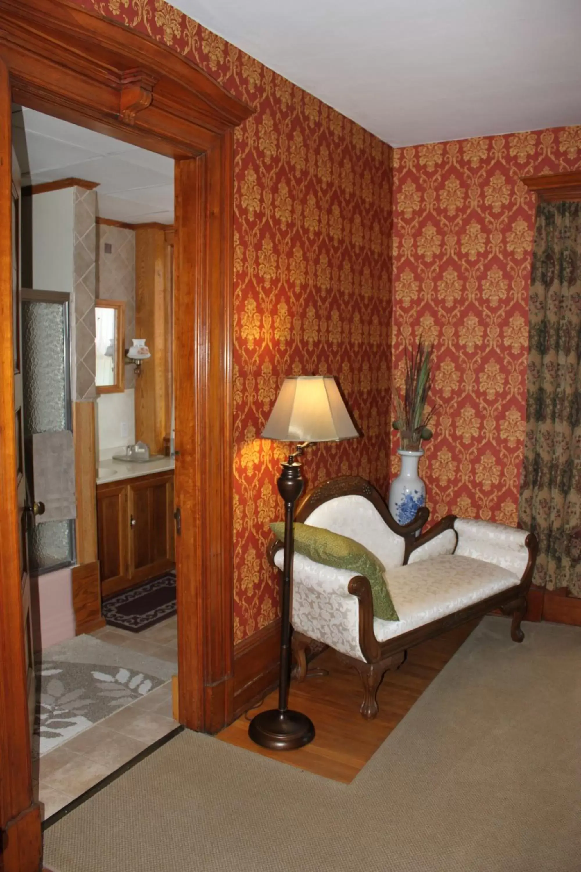 Area and facilities, Bed in Victorian Charm Inn