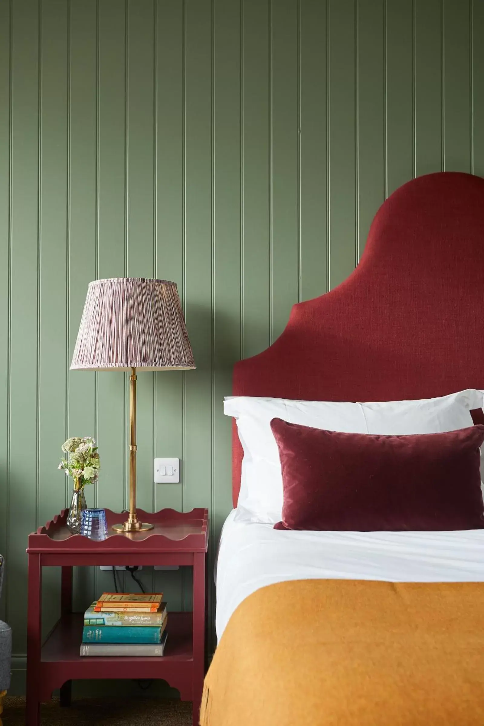 Classic Room in The Retreat, Elcot Park Classic Room in The Retreat, Elcot Park