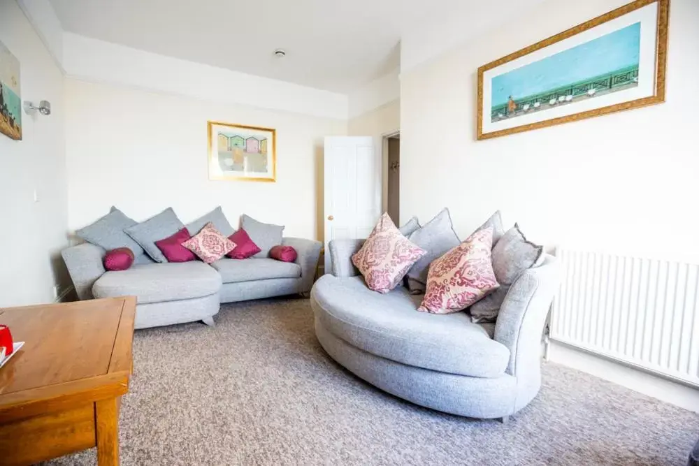 Living room, Seating Area in The Red Lion Hotel