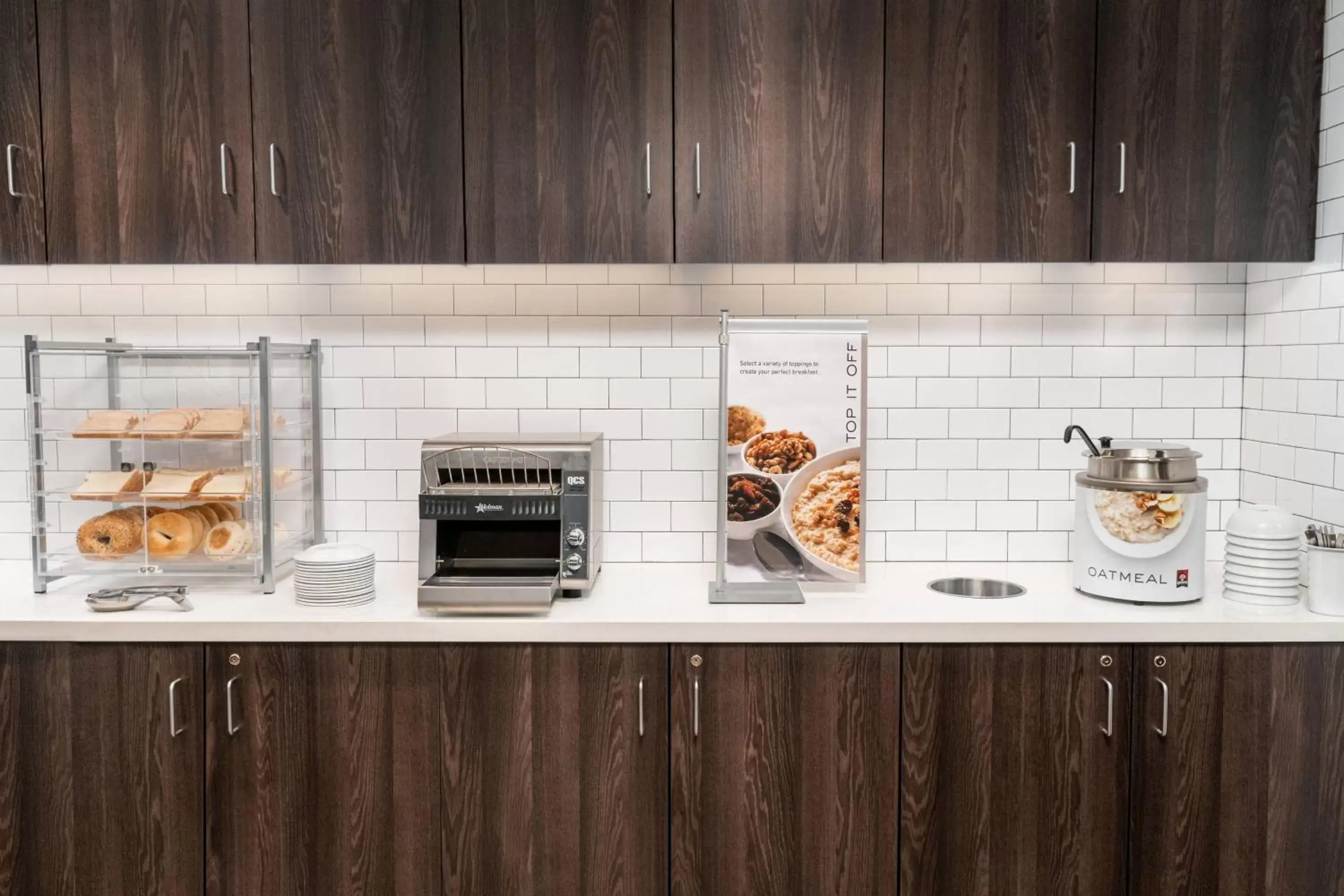 Breakfast, Kitchen/Kitchenette in Residence Inn by Marriott Louisville Old Henry