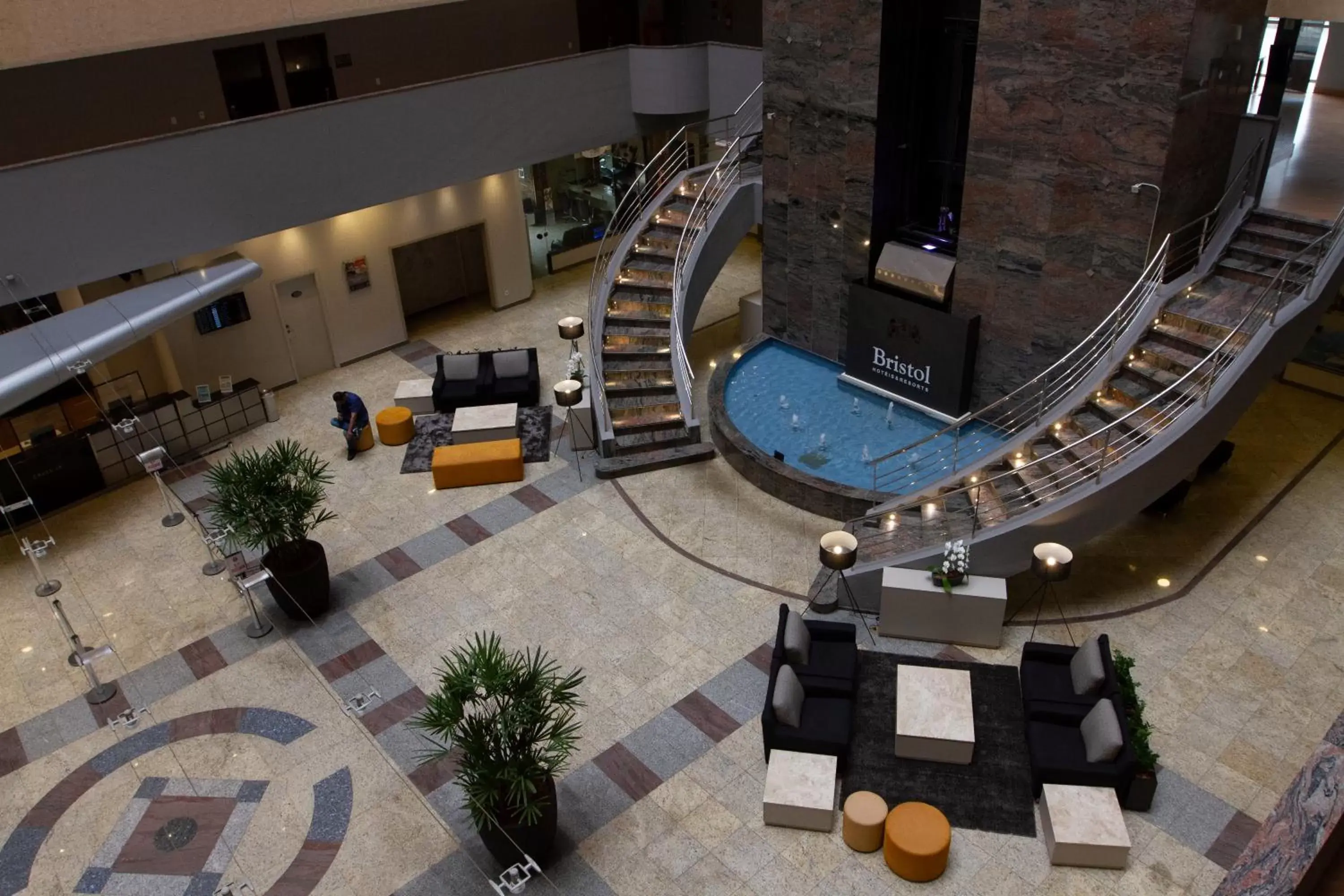 Lobby or reception, Pool View in Bristol International Guarulhos Lobby or reception, Pool View in Bristol International Guarulhos