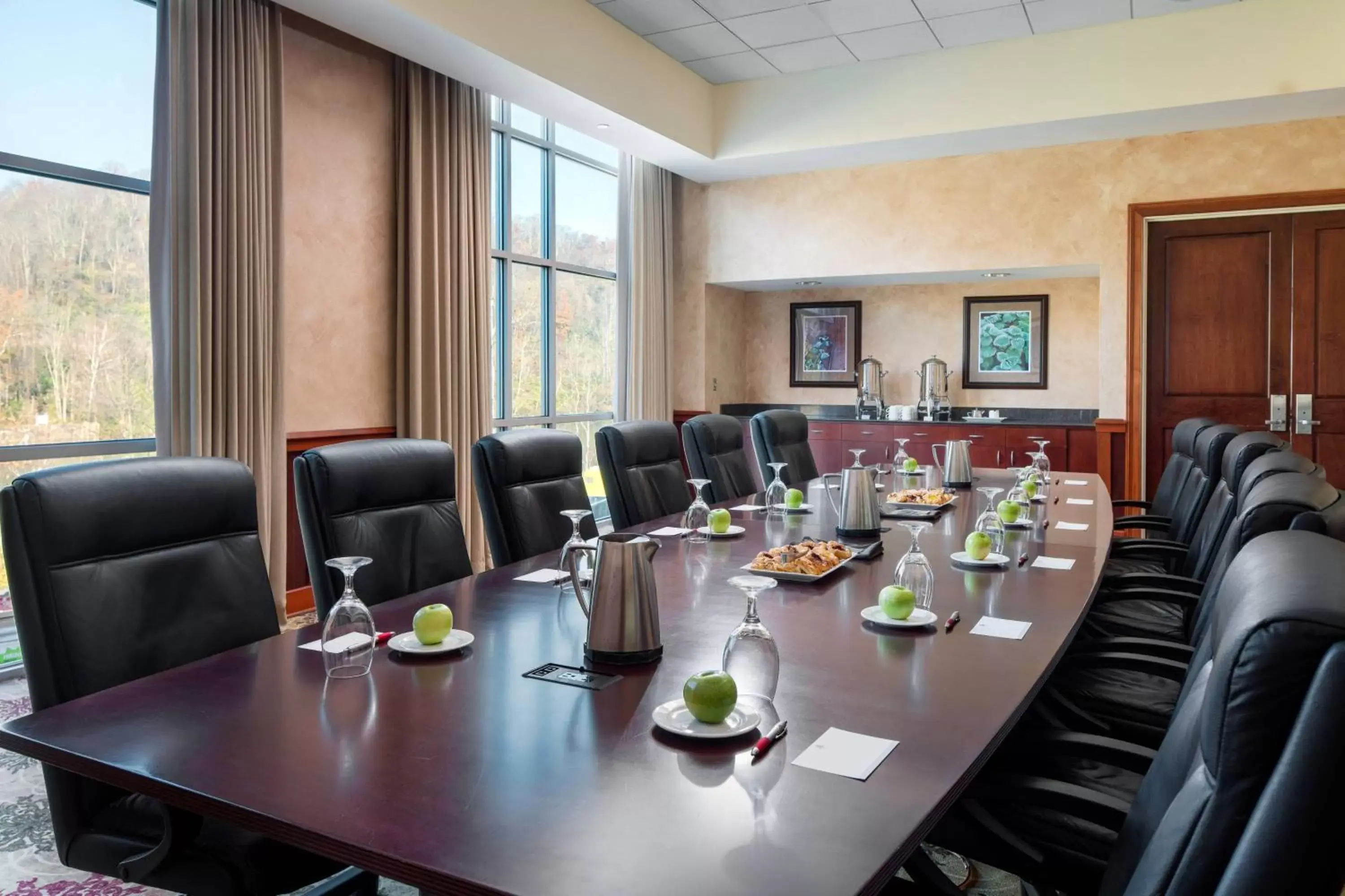 Meeting/conference room in Morgantown Marriott at Waterfront Place