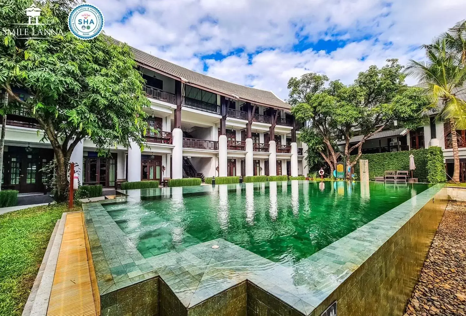 Pool view, Property Building in Smile Lanna Hotel