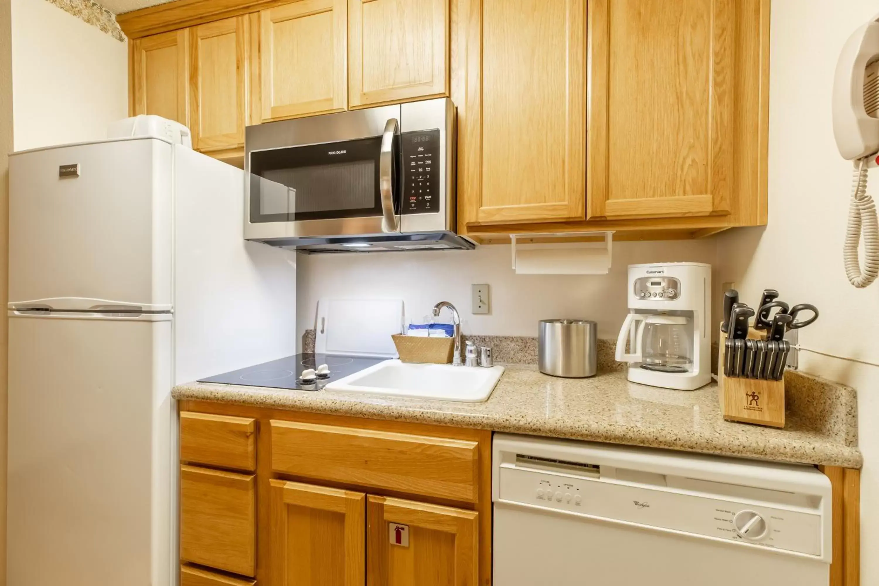 Coffee/tea facilities, Kitchen/Kitchenette in Heidelberg Inn