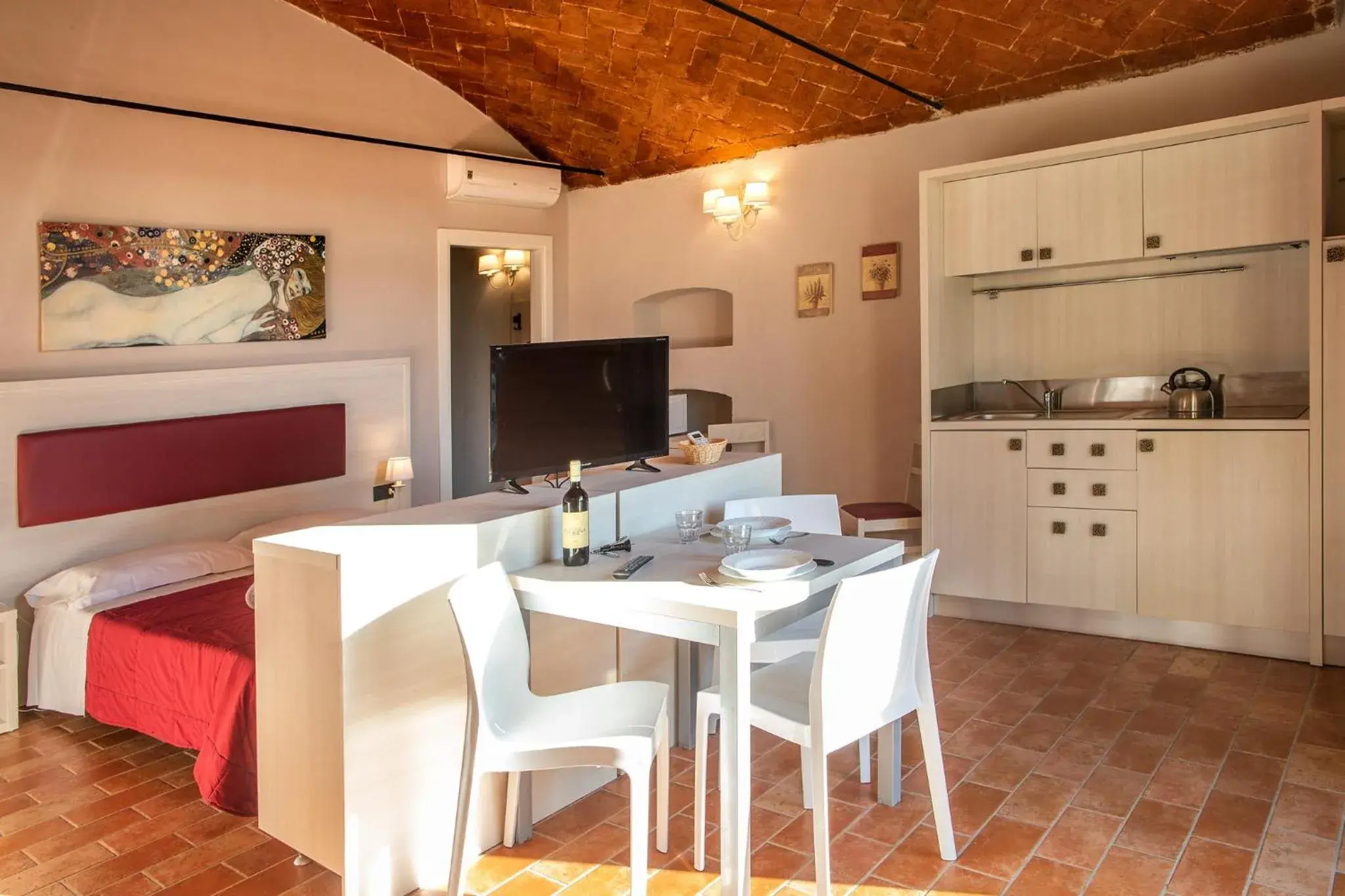 Bedroom, Dining Area in hu Norcenni Girasole Village