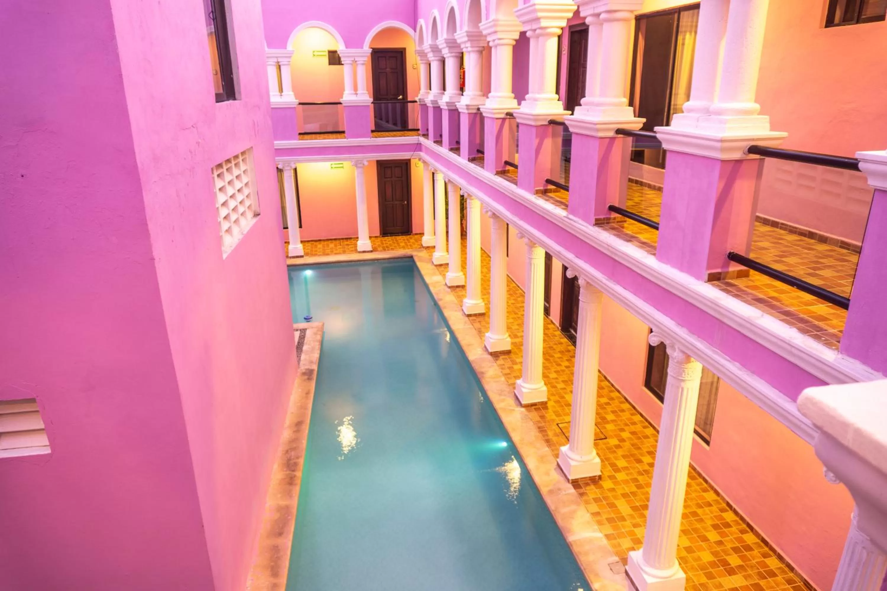 Swimming pool in Hotel Lavanda CAS Merida